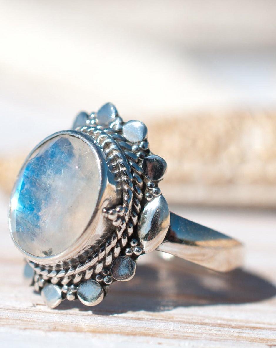 Moonstone Ring ~ Sterling Silver 925 ~ MR175 - Maresia Jewelry