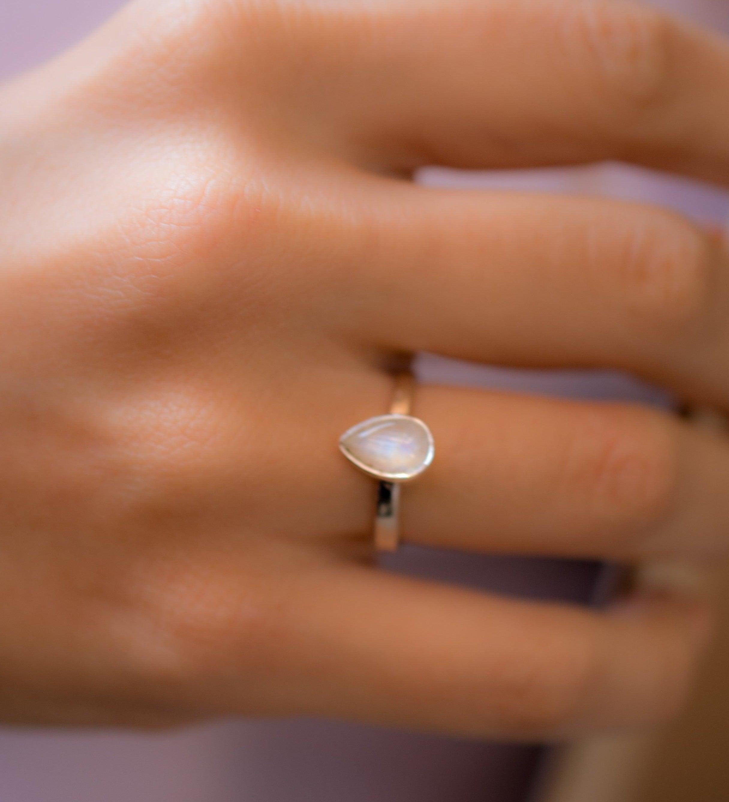 Moonstone Ring ~Sterling Silver 925 ~ MR206 - Maresia Jewelry