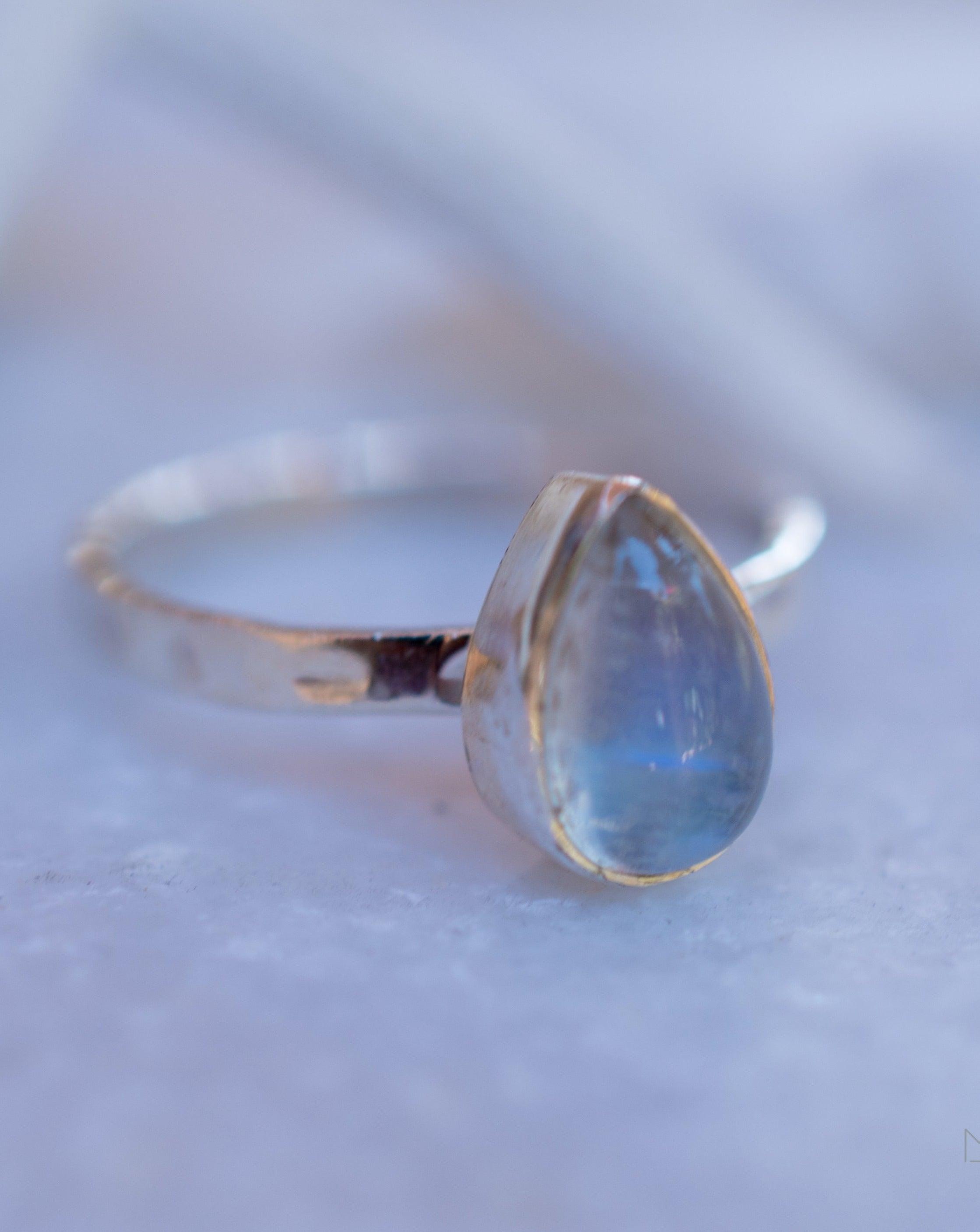 Moonstone Ring ~Sterling Silver 925 ~ MR206 - Maresia Jewelry