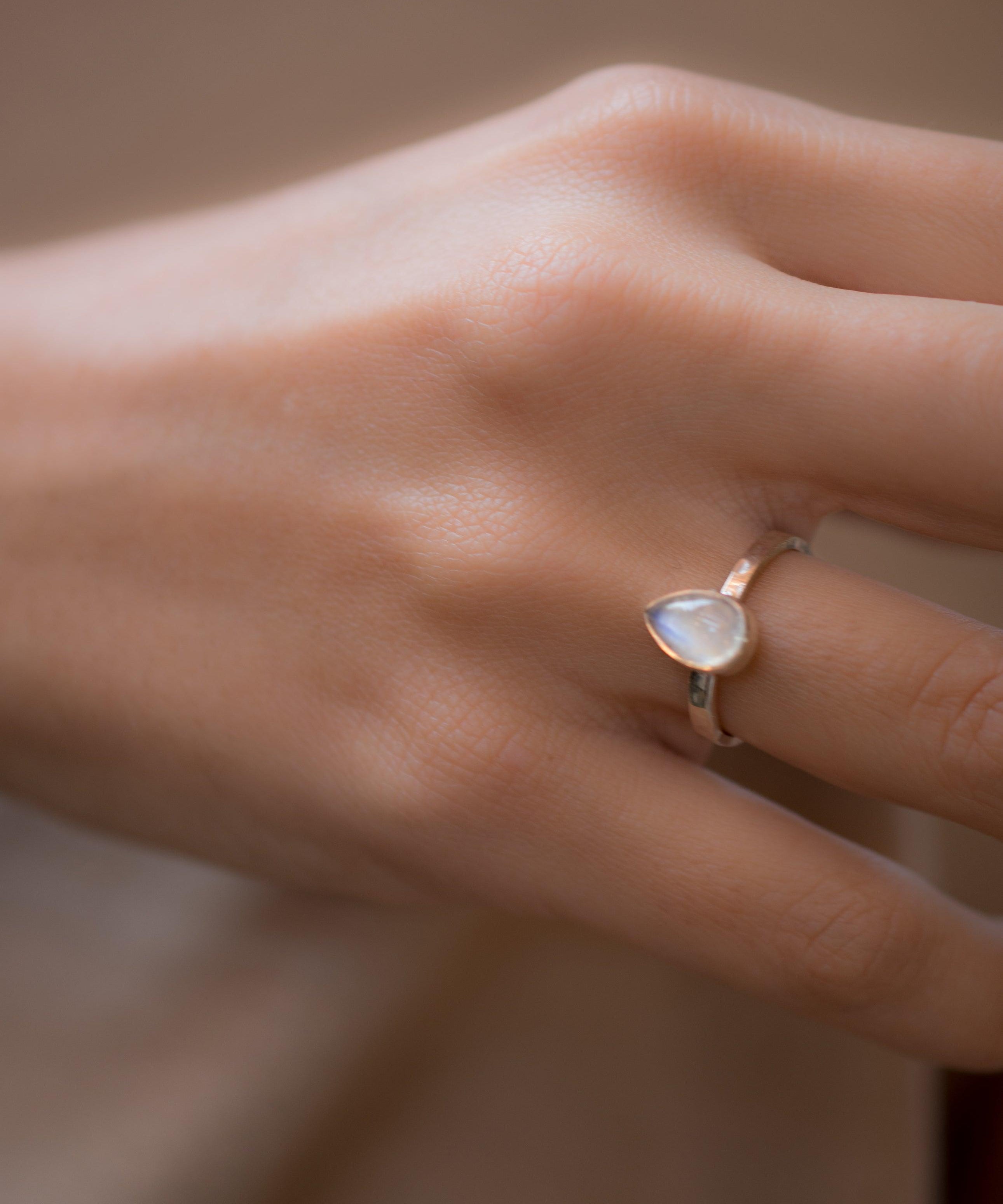 Moonstone Ring ~Sterling Silver 925 ~ MR206 - Maresia Jewelry