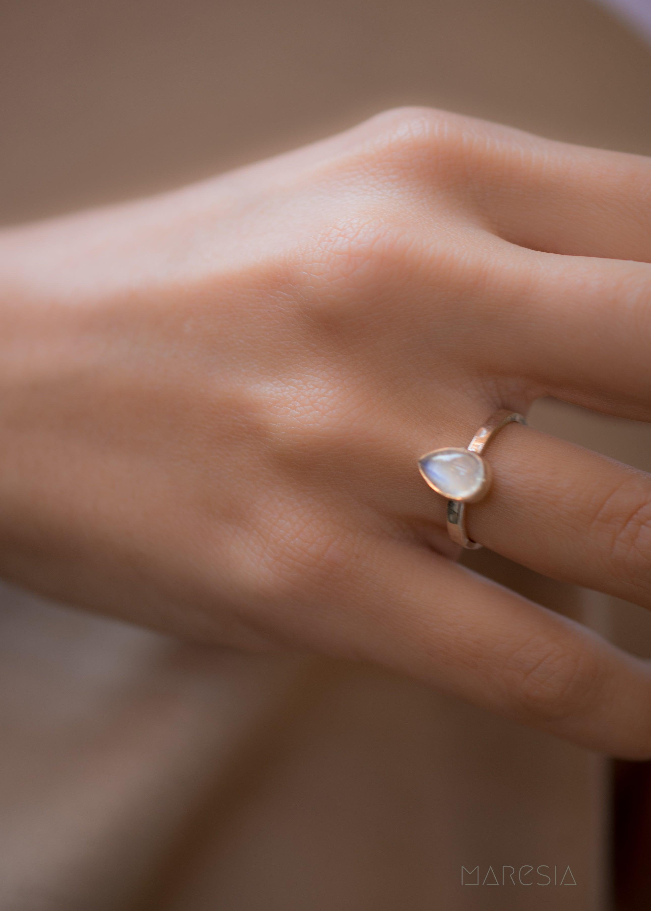 Moonstone Ring ~Sterling Silver 925 ~ MR206 - Maresia Jewelry