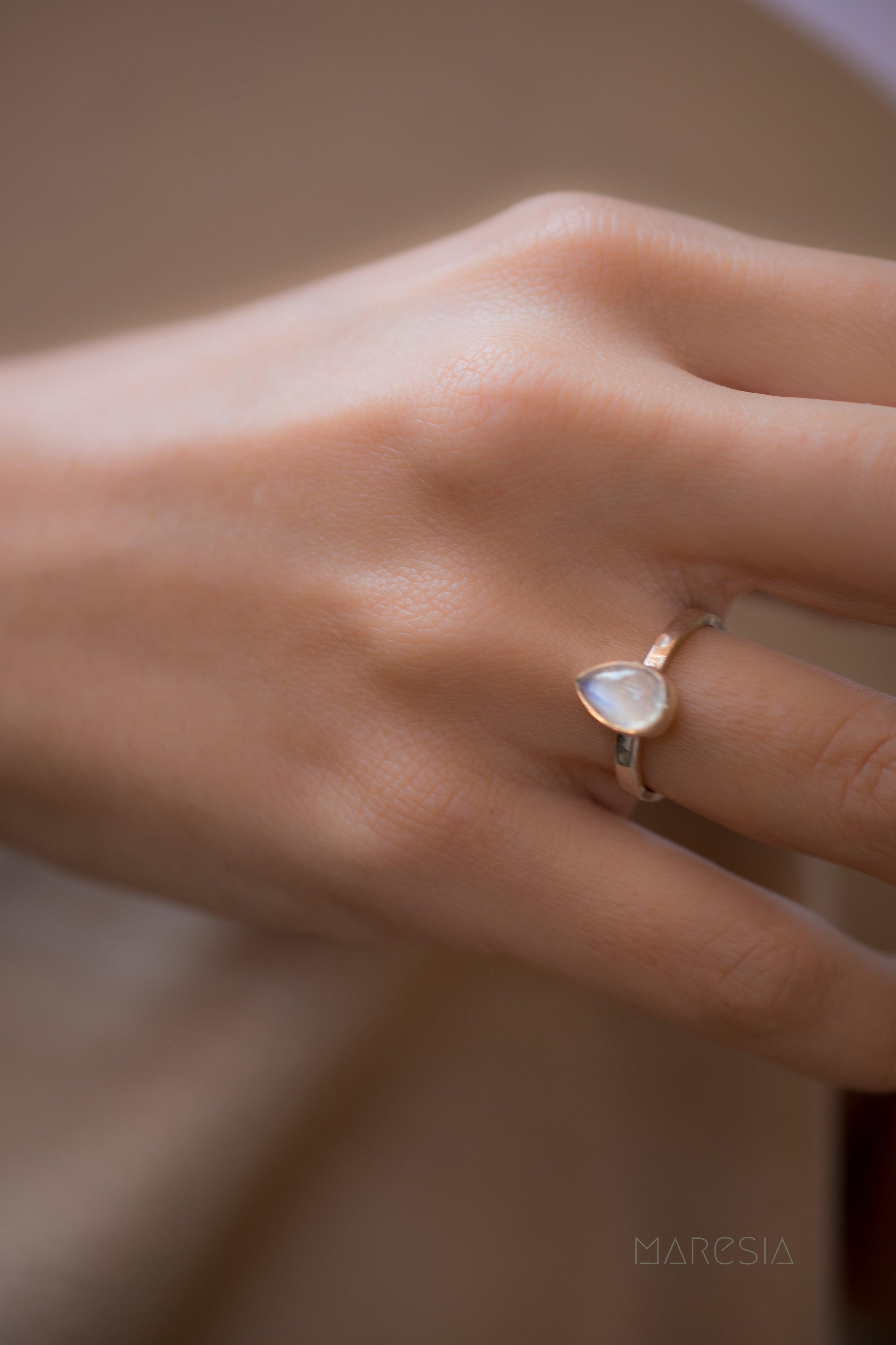 Moonstone Ring ~Sterling Silver 925 ~ MR206 - Maresia Jewelry