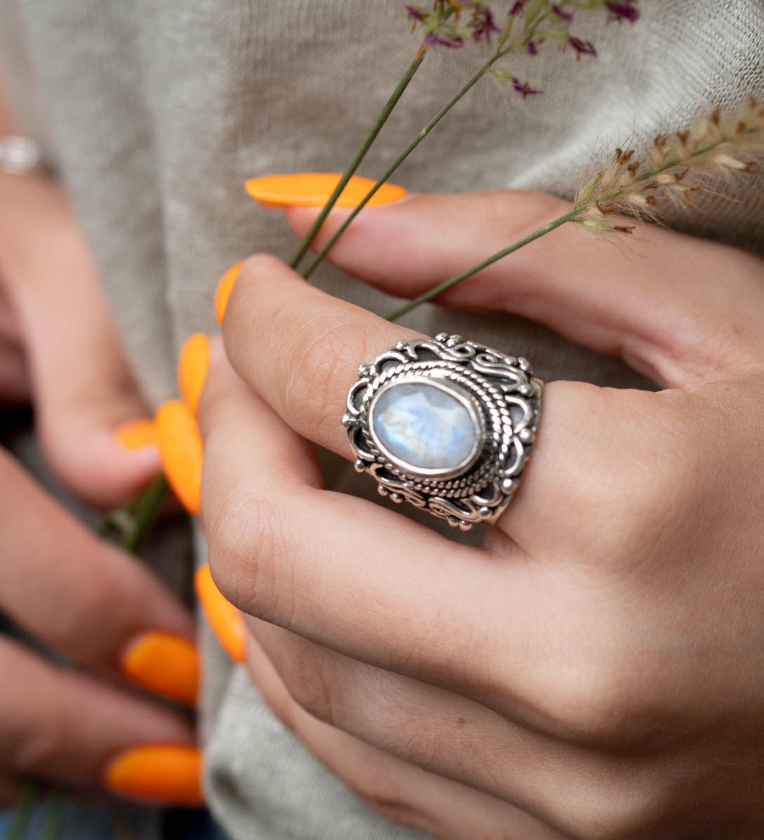 Moonstone Ring ~ Sterling Silver 925 ~ MR268 - Maresia Jewelry