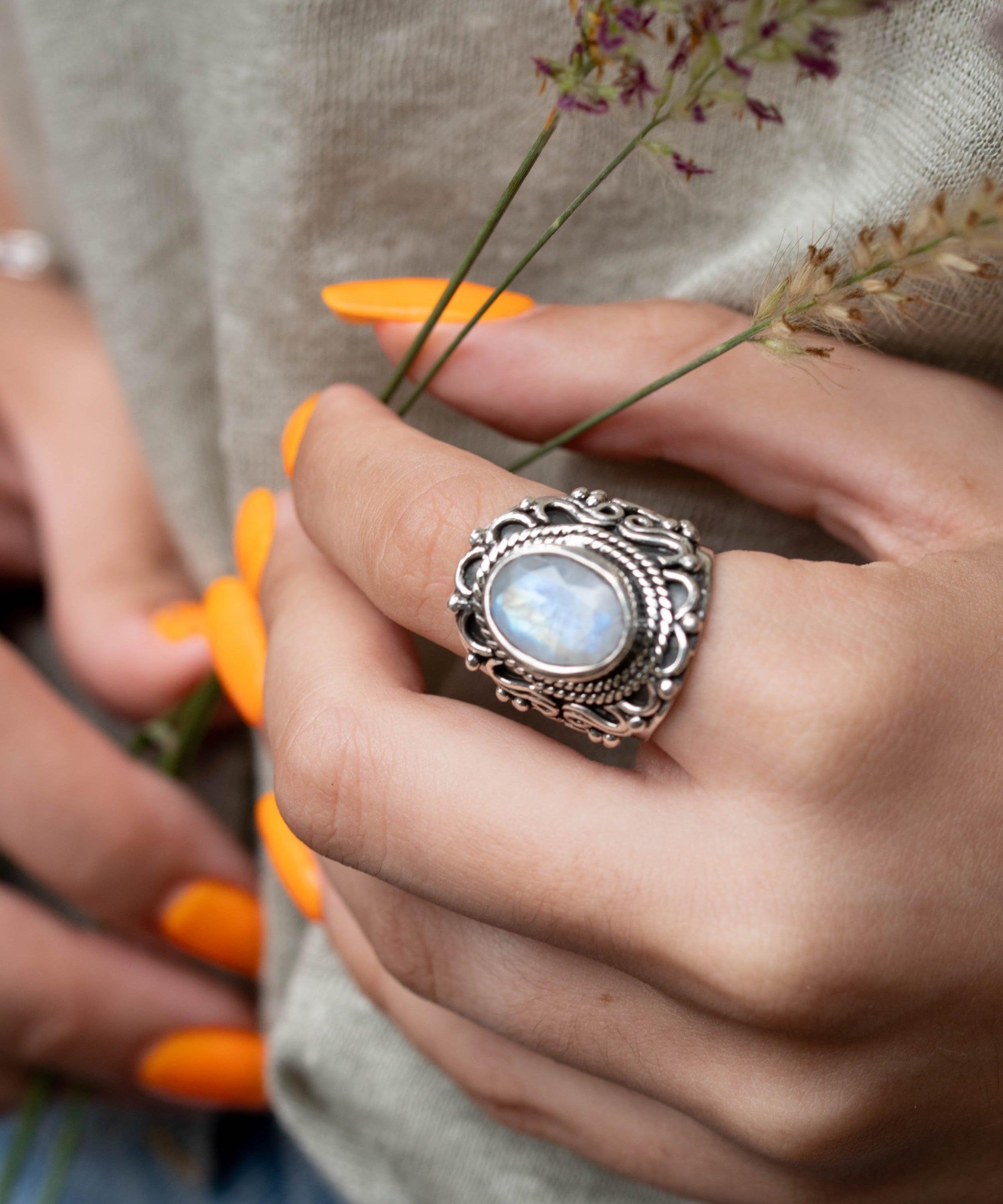 Moonstone Ring ~ Sterling Silver 925 ~ MR268 - Maresia Jewelry