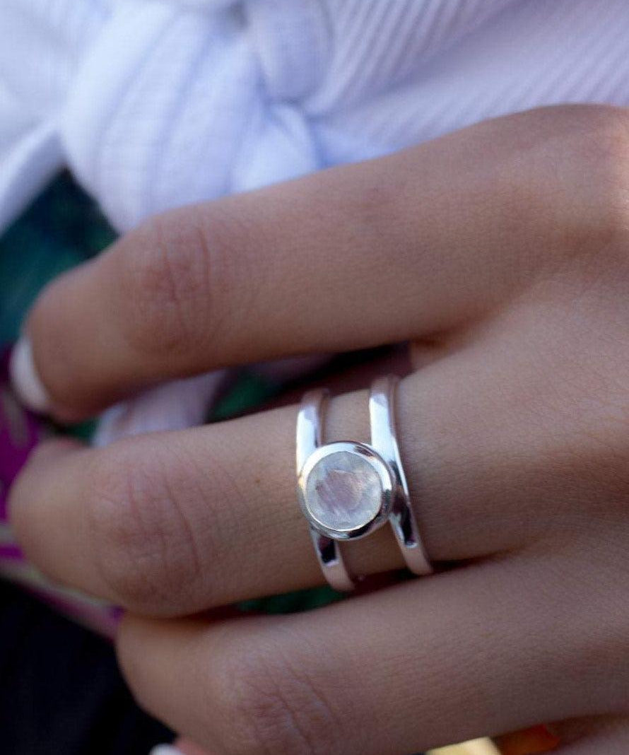 Moonstone ~ Sterling Silver 925 ~ MR184 - Maresia Jewelry