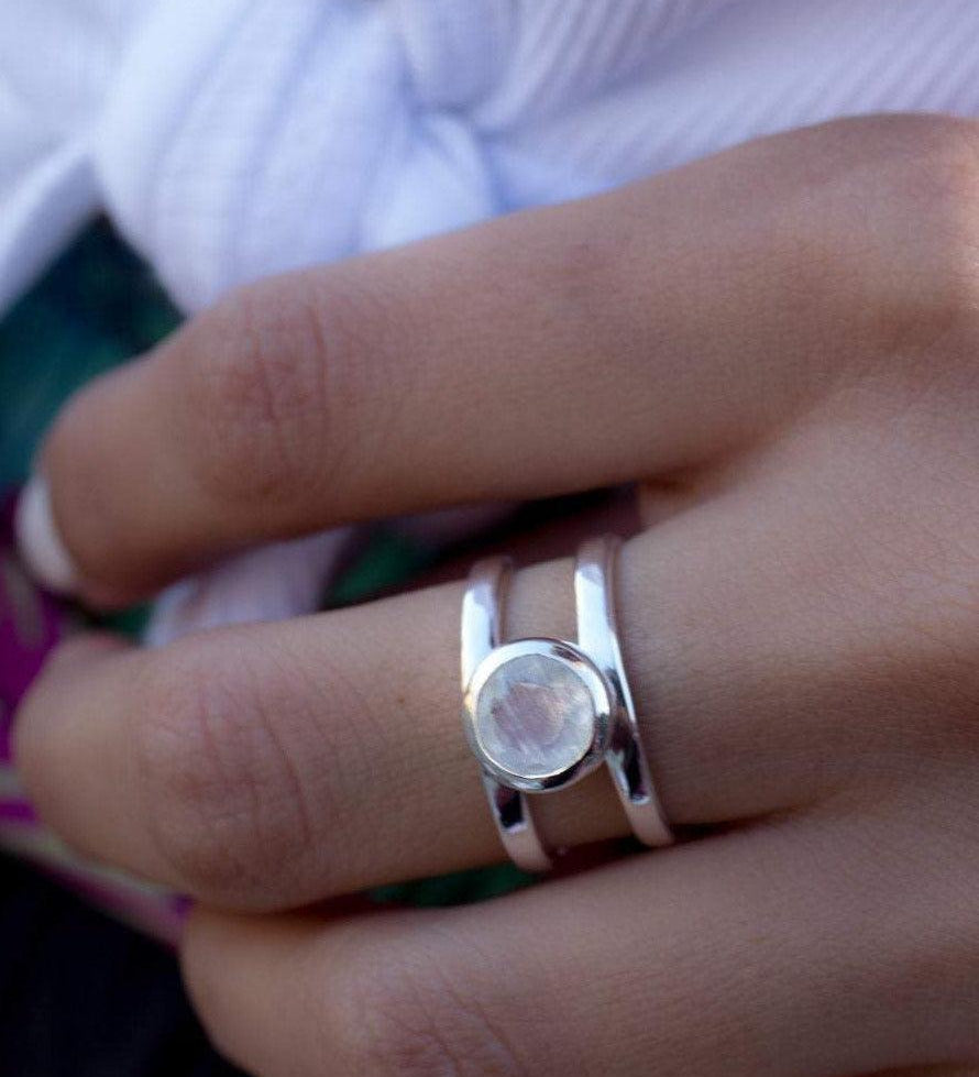 Moonstone ~ Sterling Silver 925 ~ MR184 - Maresia Jewelry