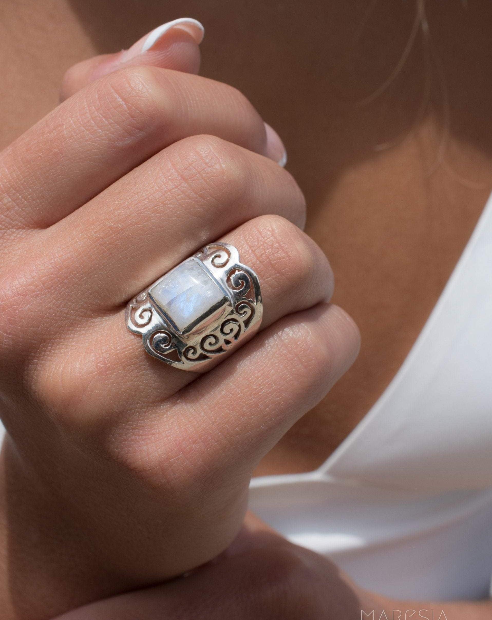 Moonstone ~ Sterling Silver 925 ~MR194 - Maresia Jewelry
