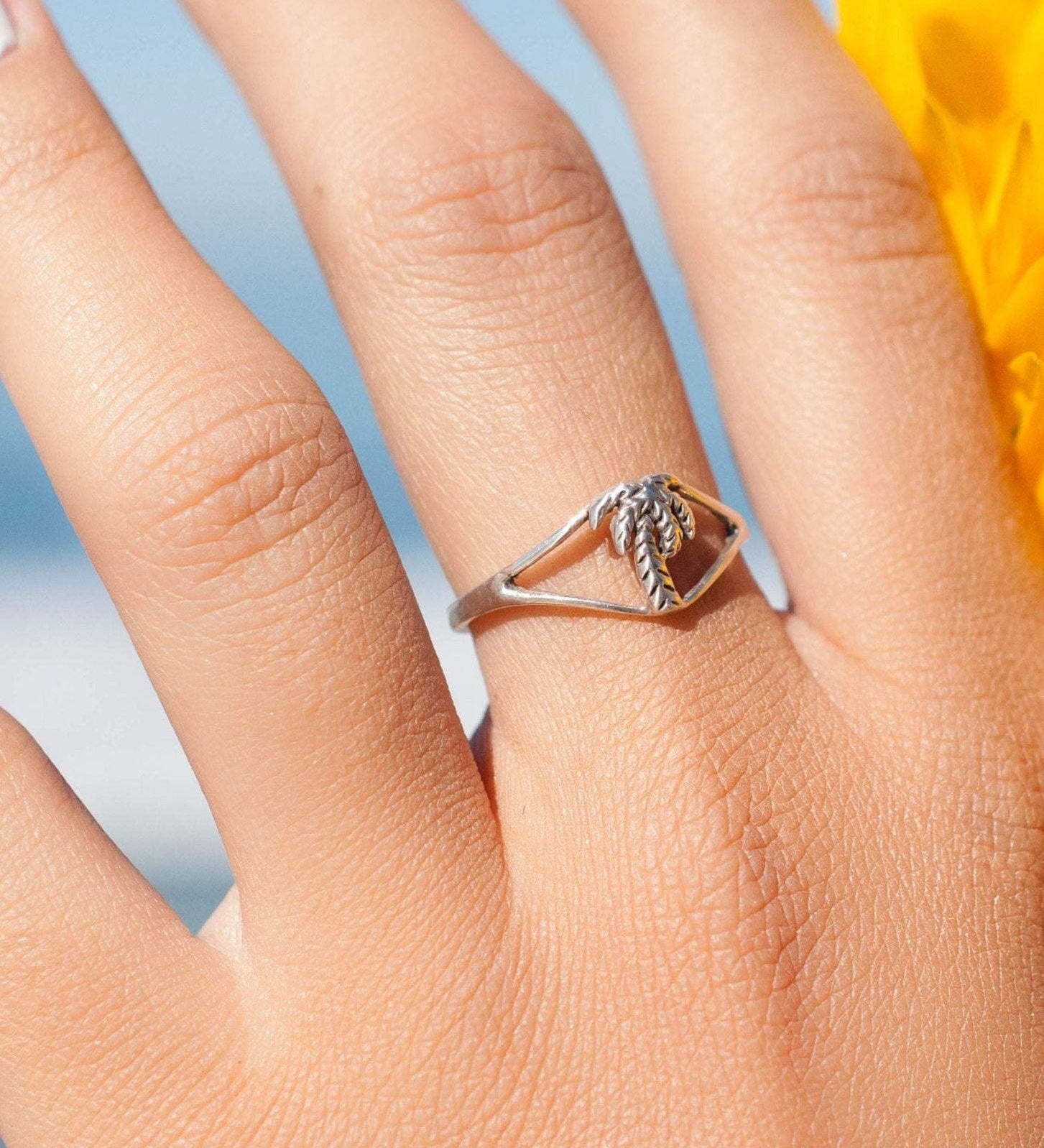 Palm Tree Ring ~ Sterling Silver 925 ~ Jewelry ~ Thin Band ~ Basic ~ Casual ~ Everyday ~ Bohemian ~ Hippie ~Boho ~California~ MR244