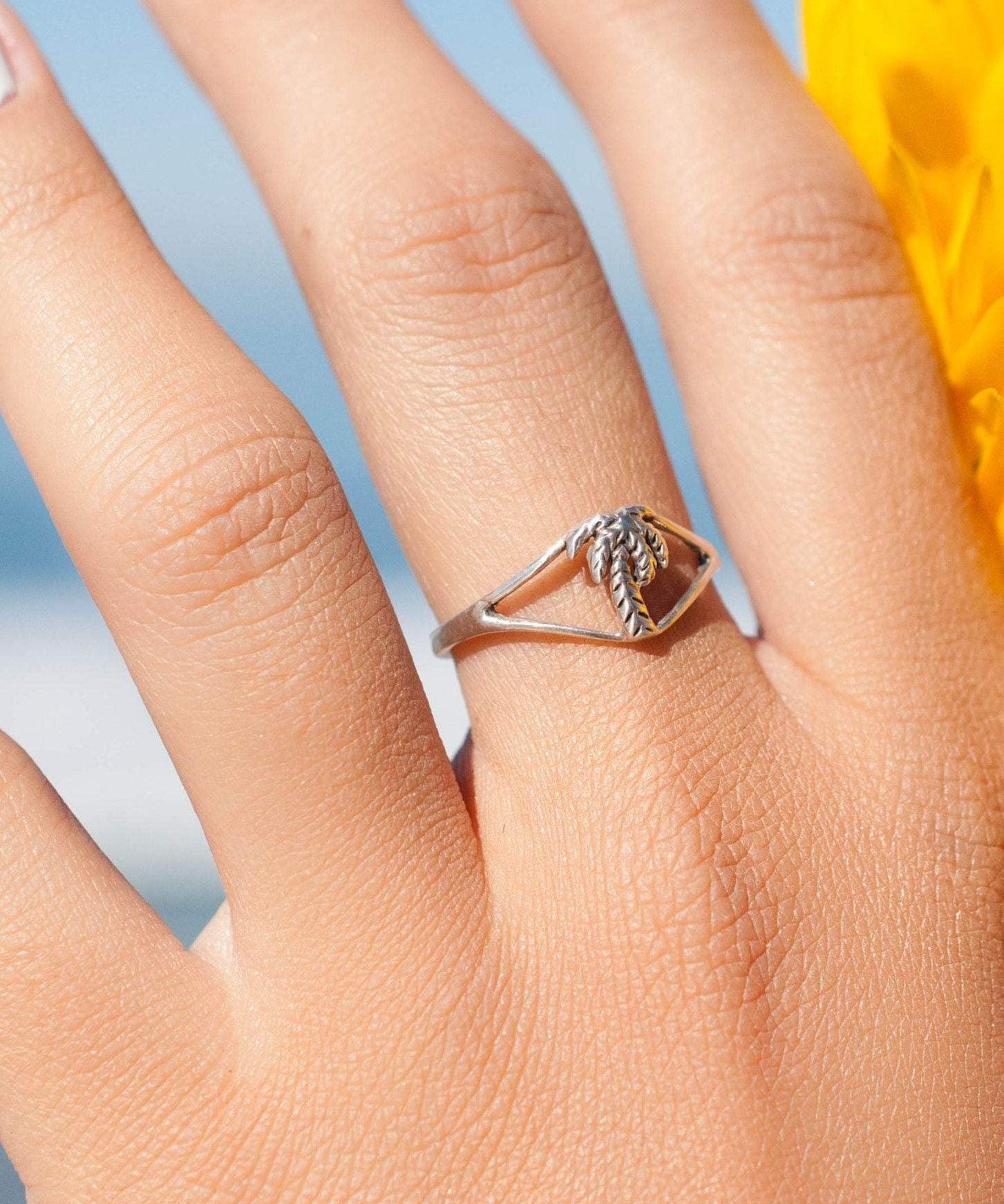 Palm Tree Ring ~ Sterling Silver 925 ~ Jewelry ~ Thin Band ~ Basic ~ Casual ~ Everyday ~ Bohemian ~ Hippie ~Boho ~California~ MR244