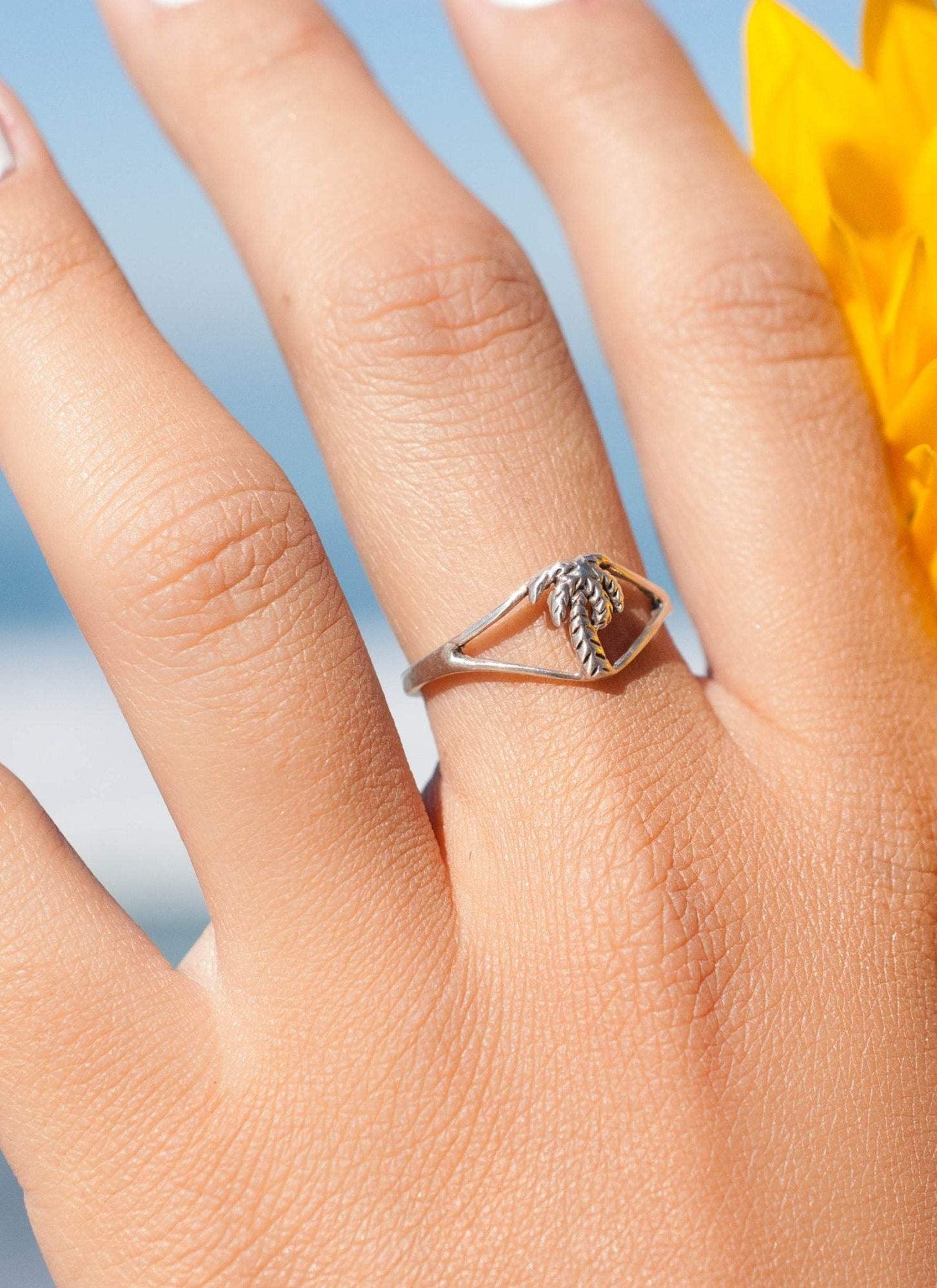 Palm Tree Ring ~ Sterling Silver 925 ~ Jewelry ~ Thin Band ~ Basic ~ Casual ~ Everyday ~ Bohemian ~ Hippie ~Boho ~California~ MR244