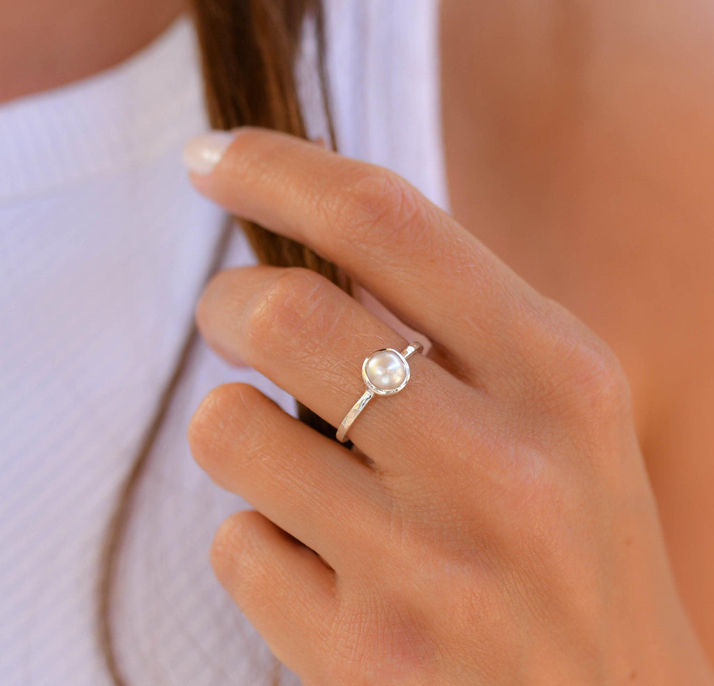 Elegant white oval Pearl sterling silver ring|Double band ring|Mother of Pearl outlet silver ring|Medium size oval ring|Ivory Pearl ring|Iridescent