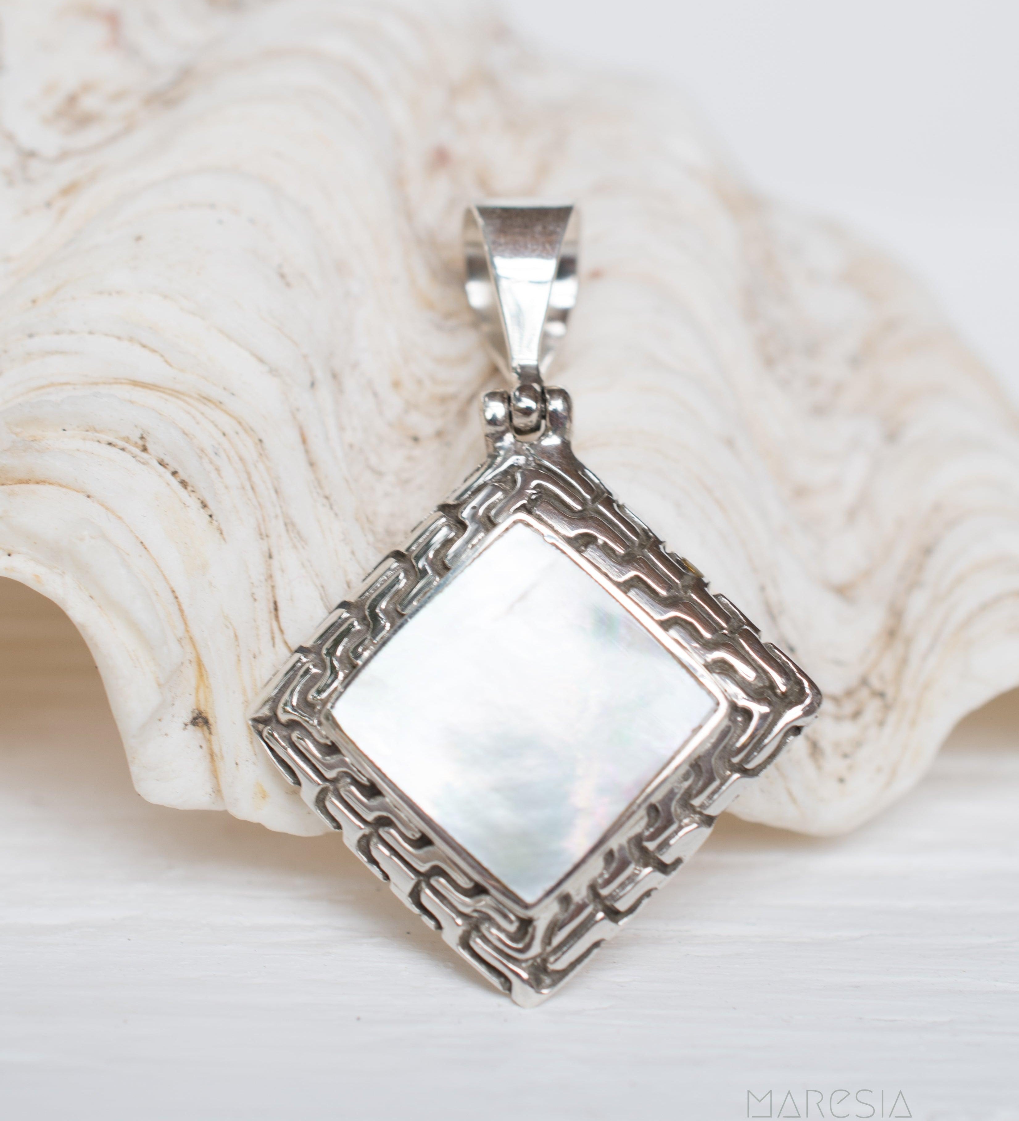 Pendant ~ Abalone or Mother of Pearl ~ Sterling Silver 925 ~SMP008 - Maresia Jewelry