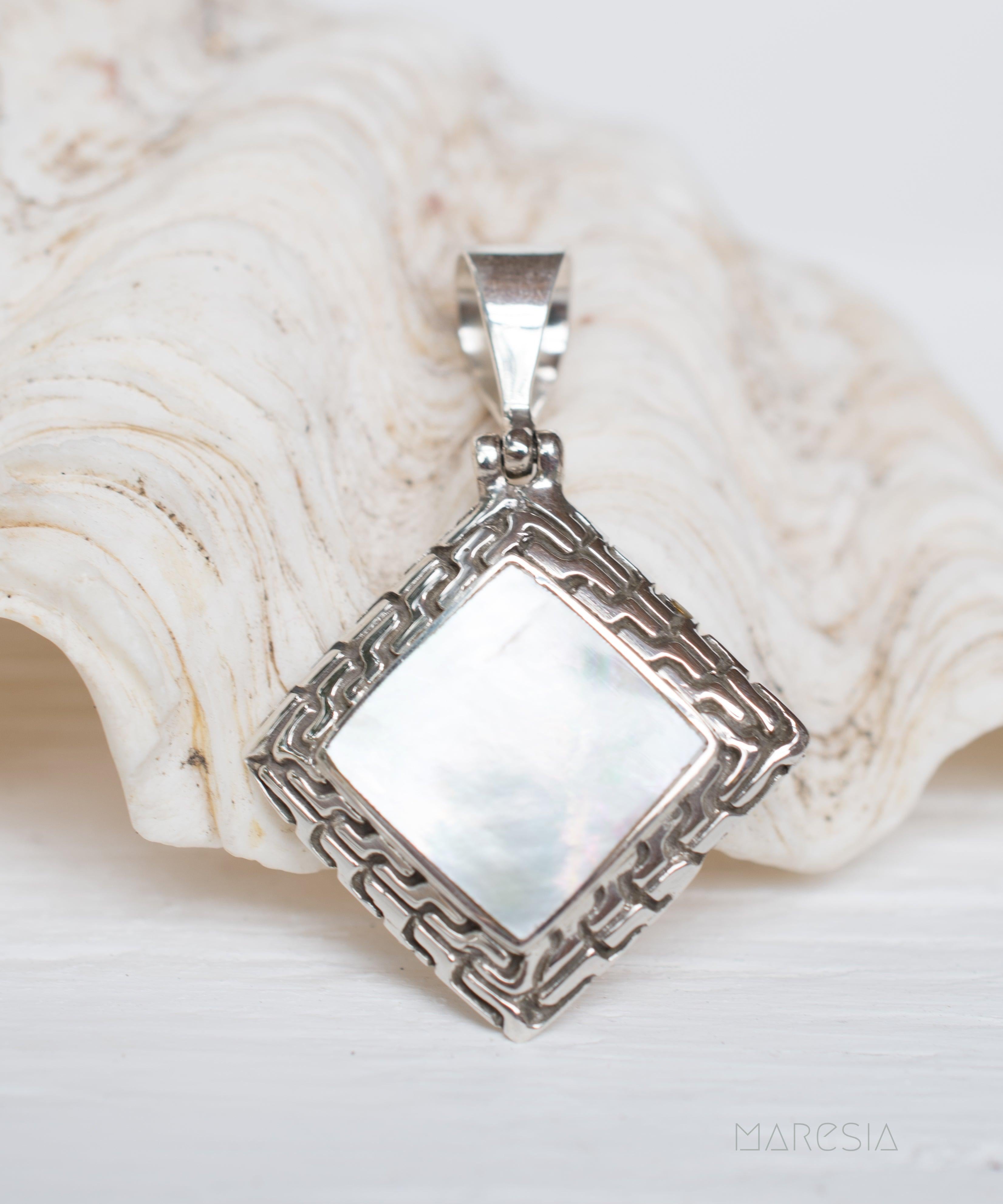 Pendant ~ Abalone or Mother of Pearl ~ Sterling Silver 925 ~SMP008 - Maresia Jewelry