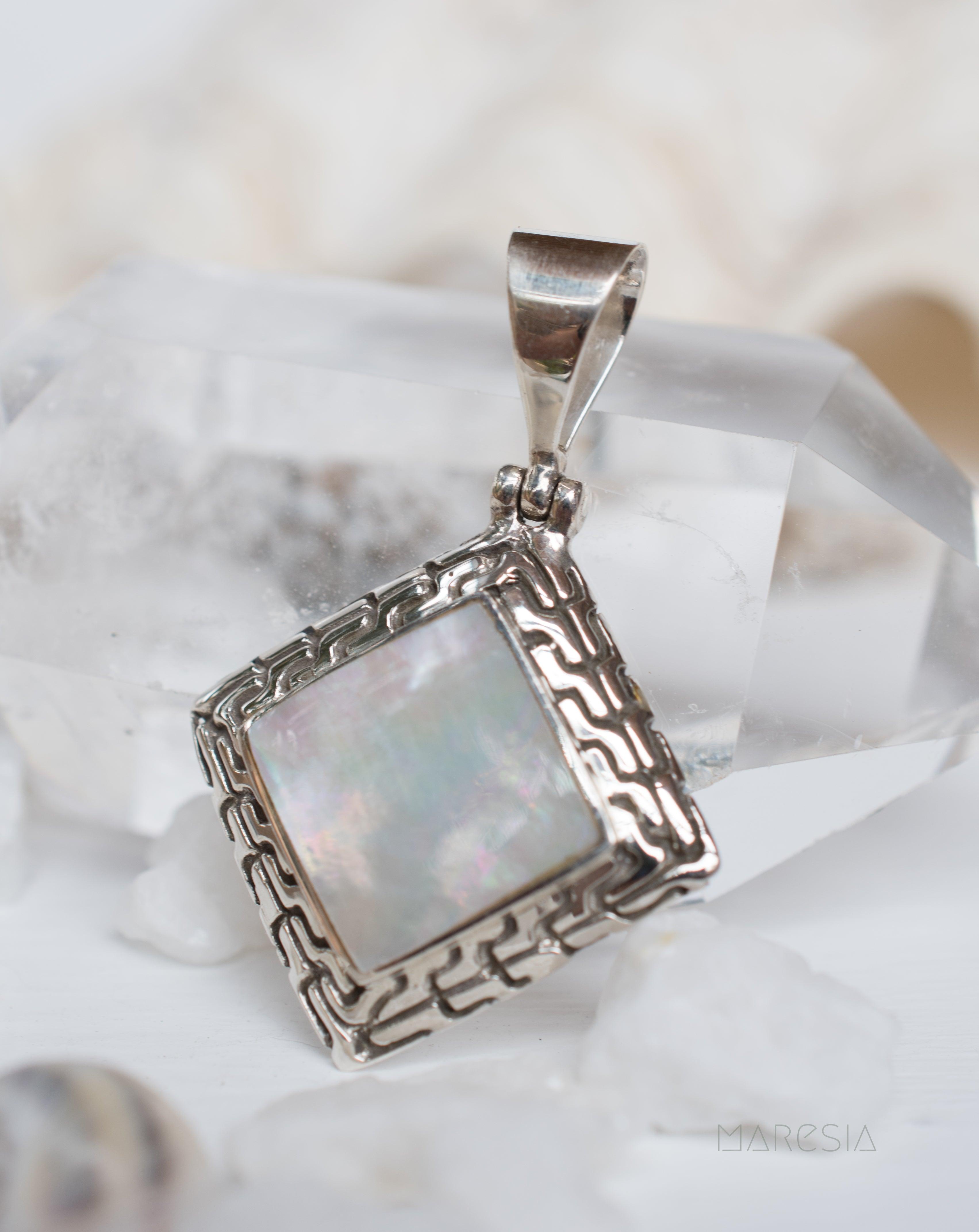 Pendant ~ Abalone or Mother of Pearl ~ Sterling Silver 925 ~SMP008 - Maresia Jewelry