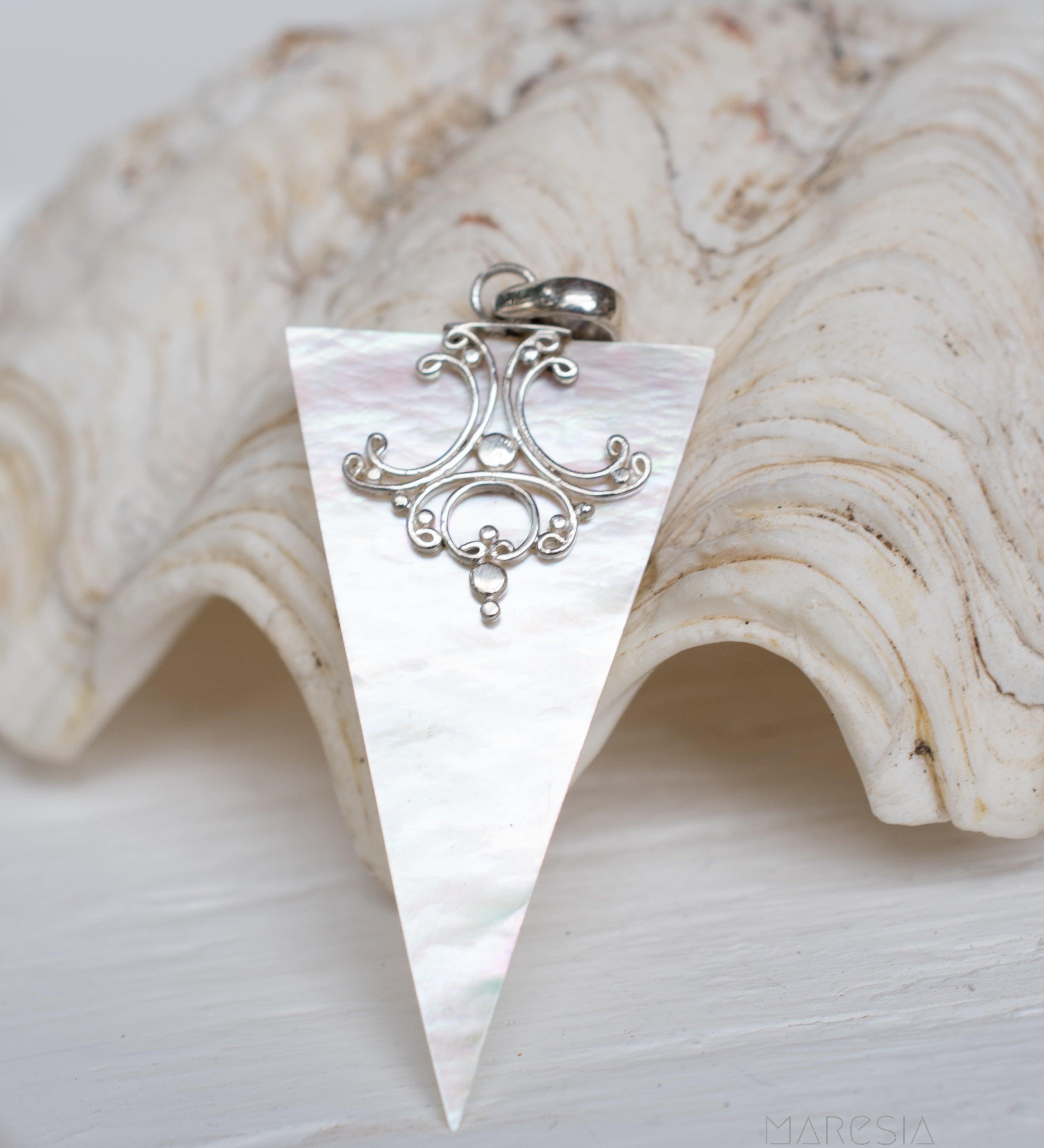 Pendant ~ Mother of Pearl ~ Sterling Silver 925 ~SMP022 - Maresia Jewelry