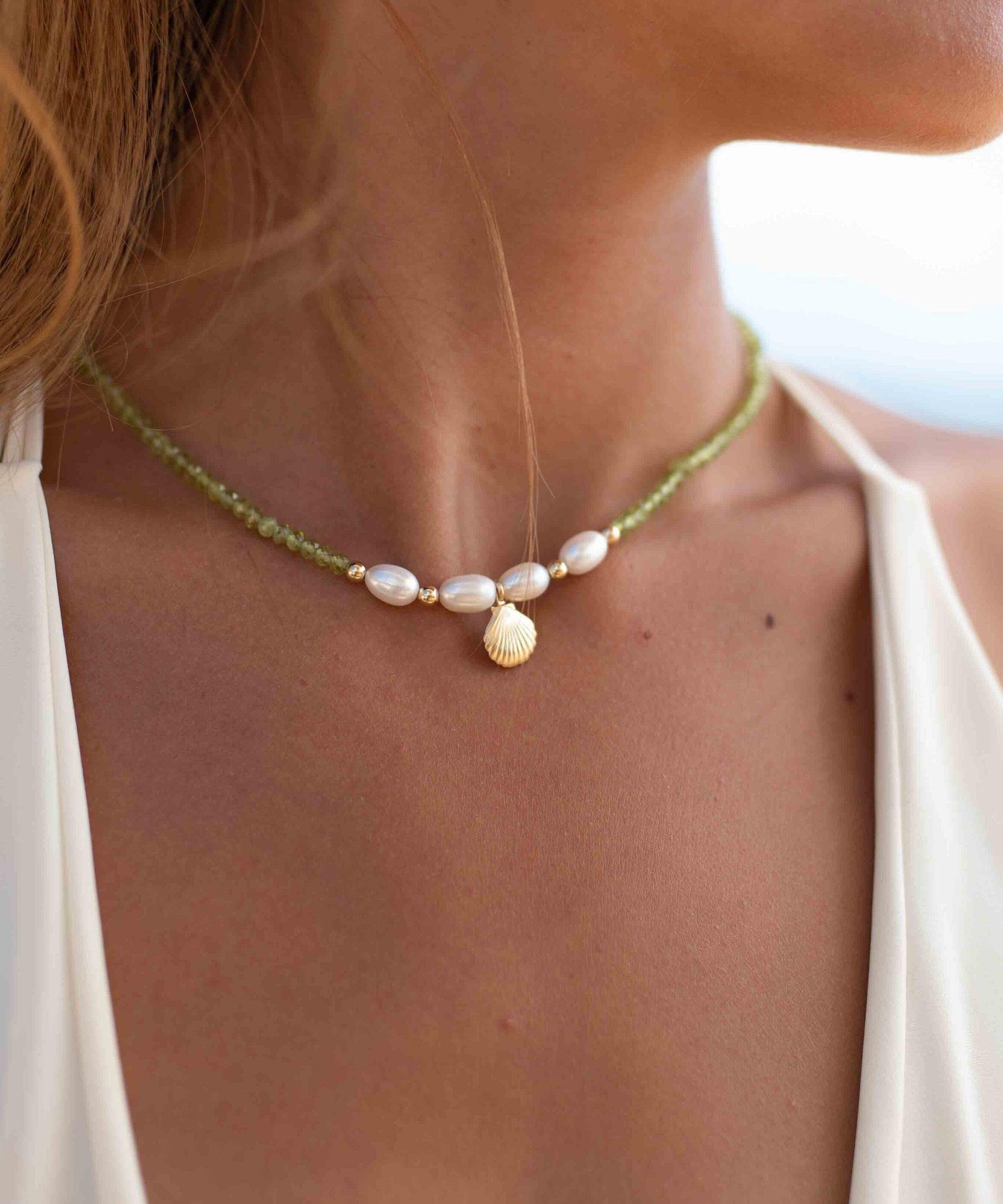 Peridot and Pearl necklace~ Sterling Silver 925 or Gold Filled ~ Choker ~ Jewelry ~ Gift For Her ~ Minimalist~ Handmade MN098