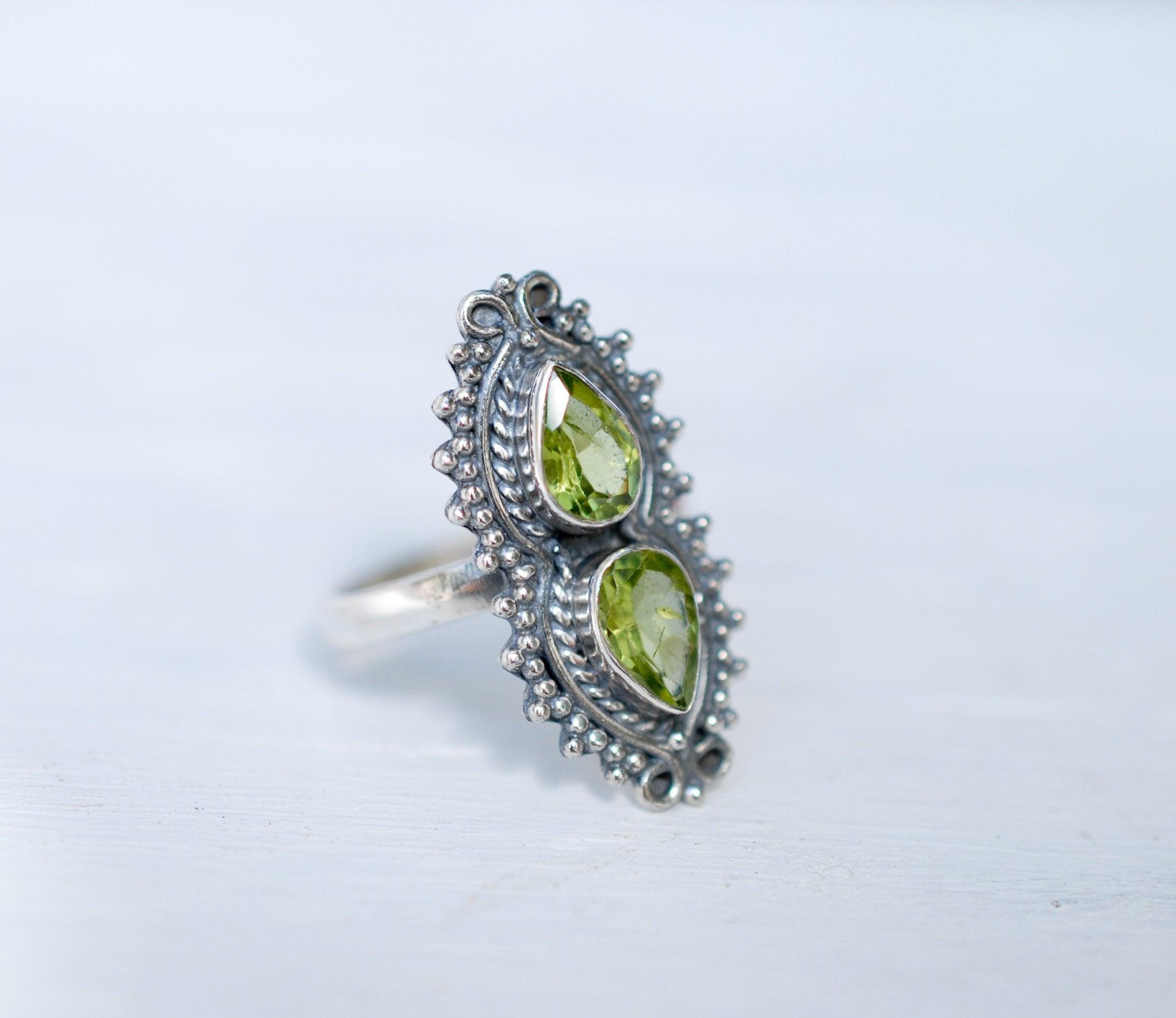 Peridot Ring ~ Sterling Silver 925 ~MR043 - Maresia Jewelry