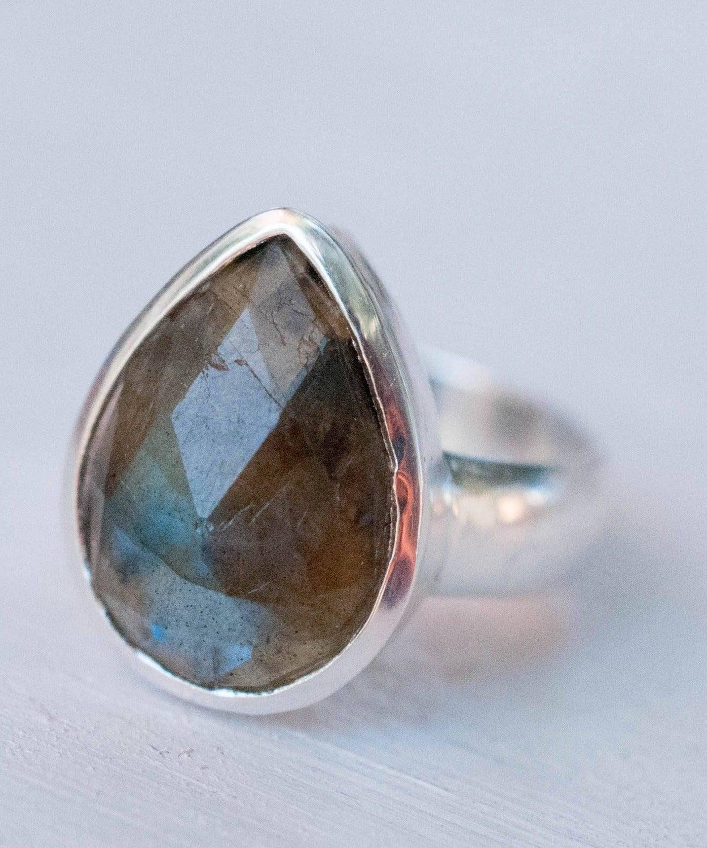 Pitangueiras Rainbow Labradorite Ring ~ Sterling Silver 925 ~MR027 - Maresia Jewelry