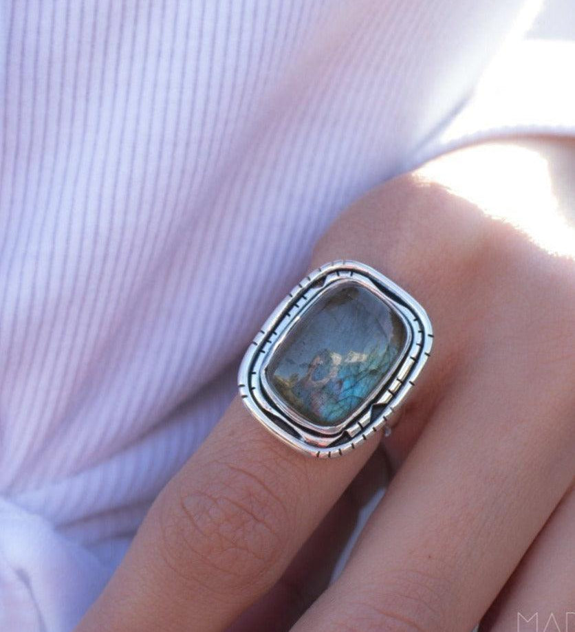 Rainbow Labradorite Rectangular Ring ~ Sterling Silver 925 ~ MR179 - Maresia Jewelry