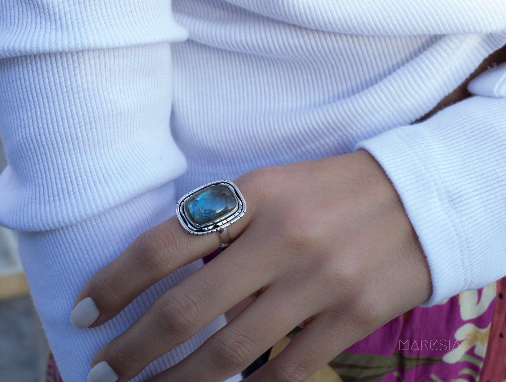 Rainbow Labradorite Rectangular Ring ~ Sterling Silver 925 ~ MR179 - Maresia Jewelry