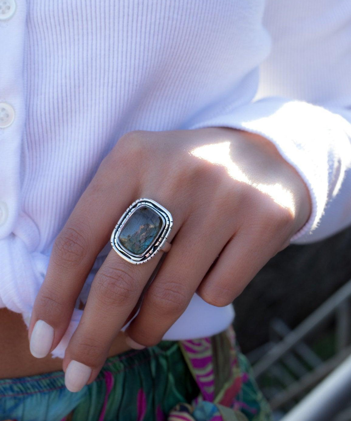 Rainbow Labradorite Rectangular Ring ~ Sterling Silver 925 ~ MR179 - Maresia Jewelry