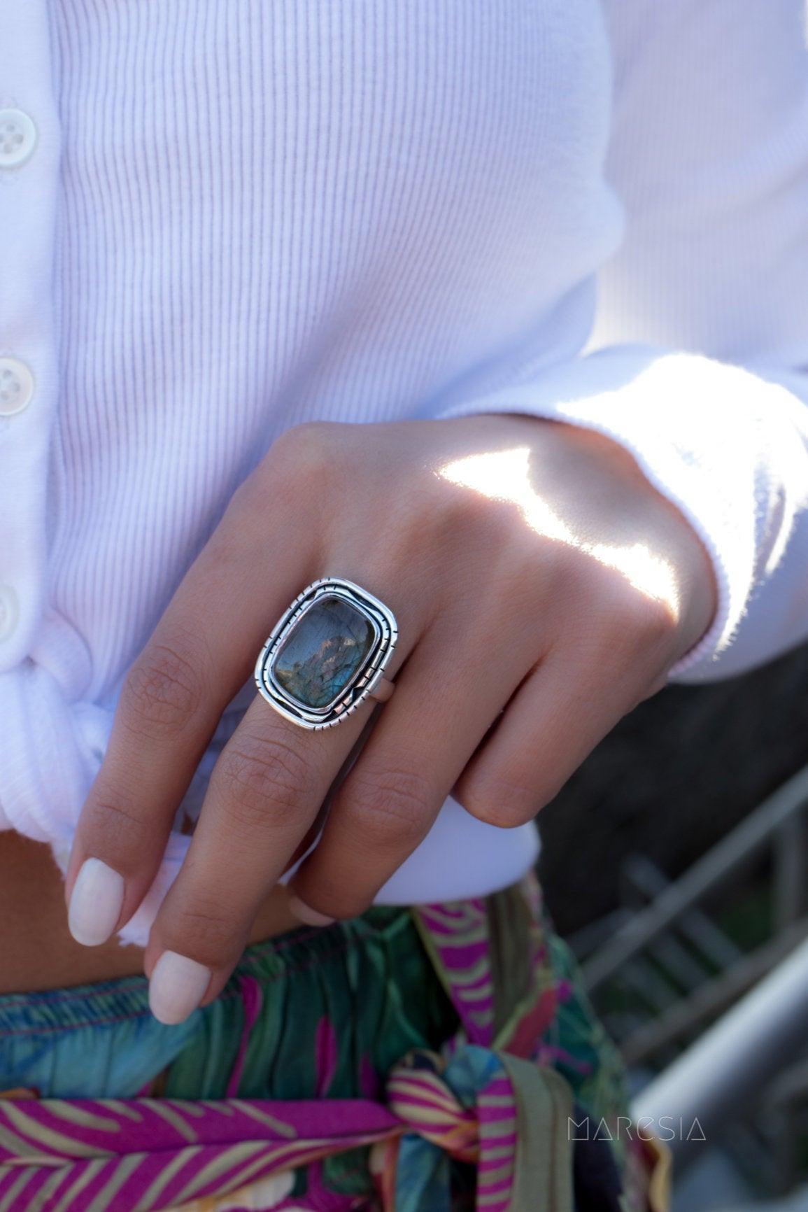 Rainbow Labradorite Rectangular Ring ~ Sterling Silver 925 ~ MR179 - Maresia Jewelry