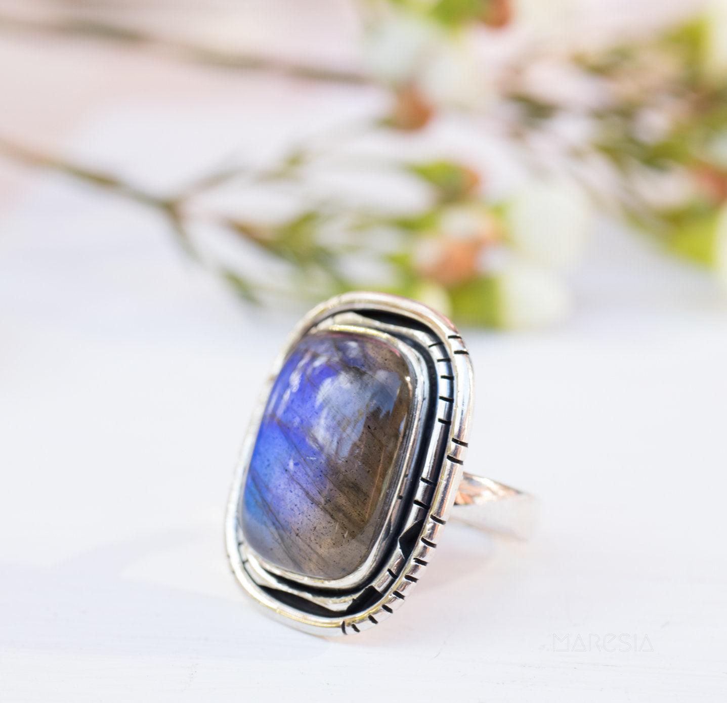 Rainbow Labradorite Rectangular Ring ~ Sterling Silver 925 ~ MR179 - Maresia Jewelry