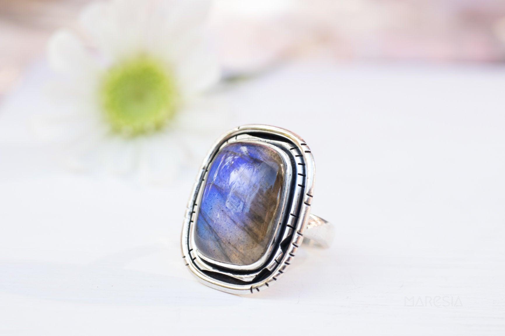 Rainbow Labradorite Rectangular Ring ~ Sterling Silver 925 ~ MR179 - Maresia Jewelry
