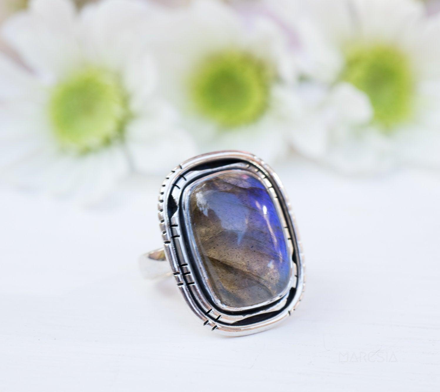 Rainbow Labradorite Rectangular Ring ~ Sterling Silver 925 ~ MR179 - Maresia Jewelry