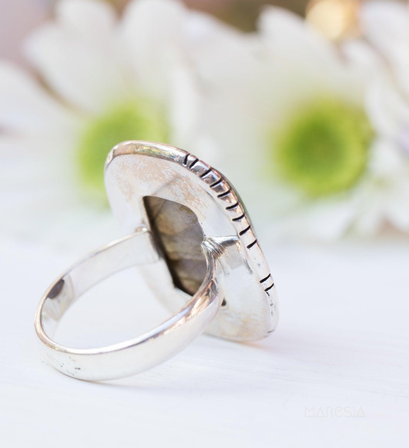 Rainbow Labradorite Rectangular Ring ~ Sterling Silver 925 ~ MR179 - Maresia Jewelry