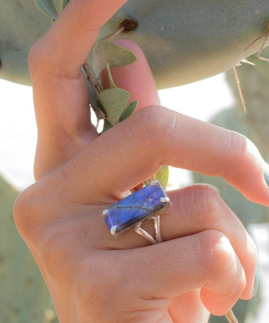 Rainbow Labradorite Rectangular Ring ~Sterling Silver 925 ~ MR084 - Maresia Jewelry