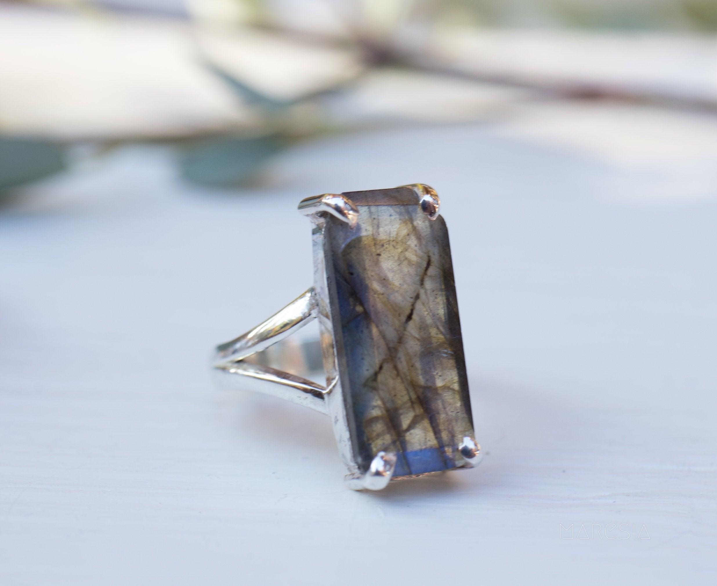 Rainbow Labradorite Rectangular Ring ~Sterling Silver 925 ~ MR084 - Maresia Jewelry