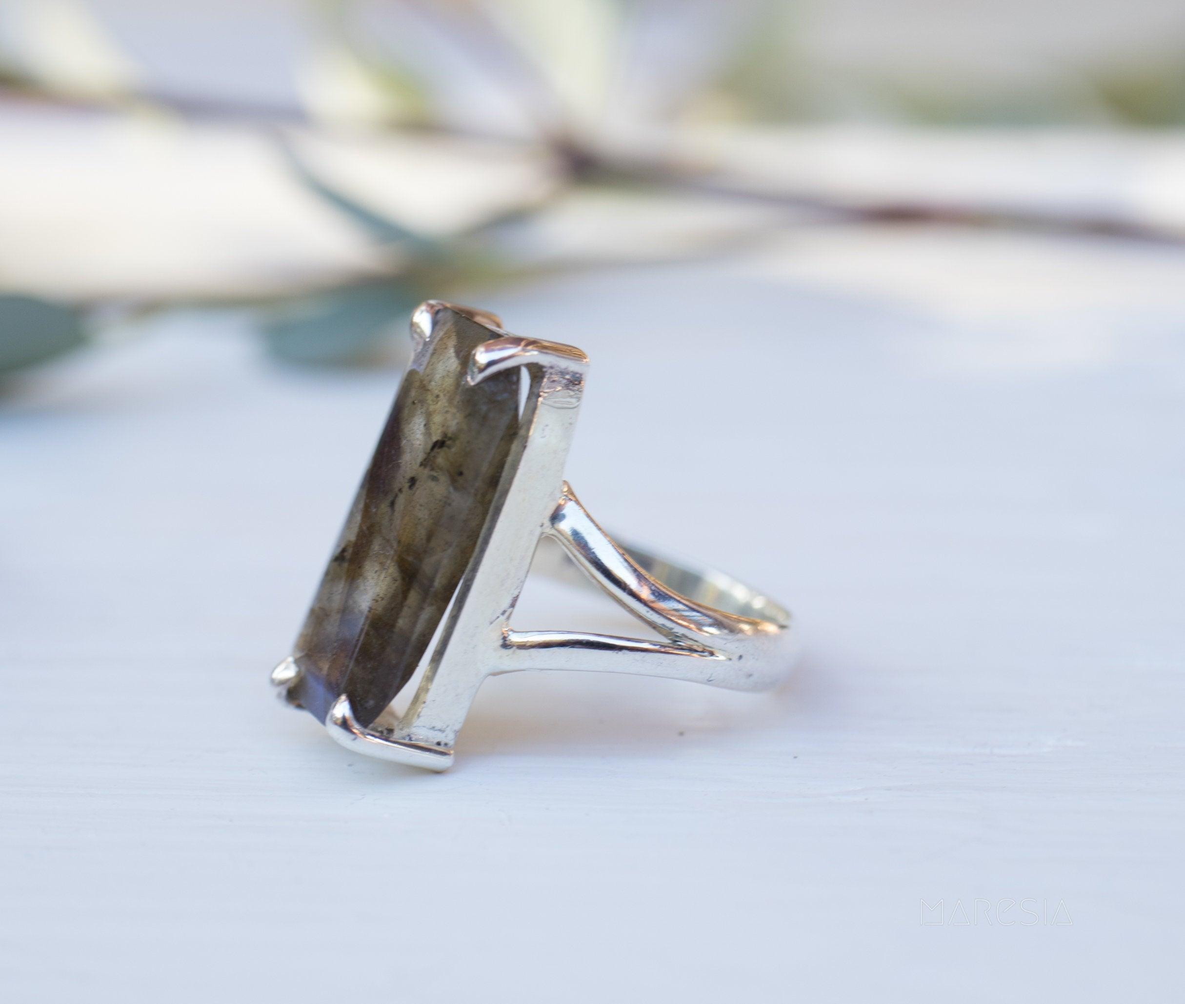 Rainbow Labradorite Rectangular Ring ~Sterling Silver 925 ~ MR084 - Maresia Jewelry