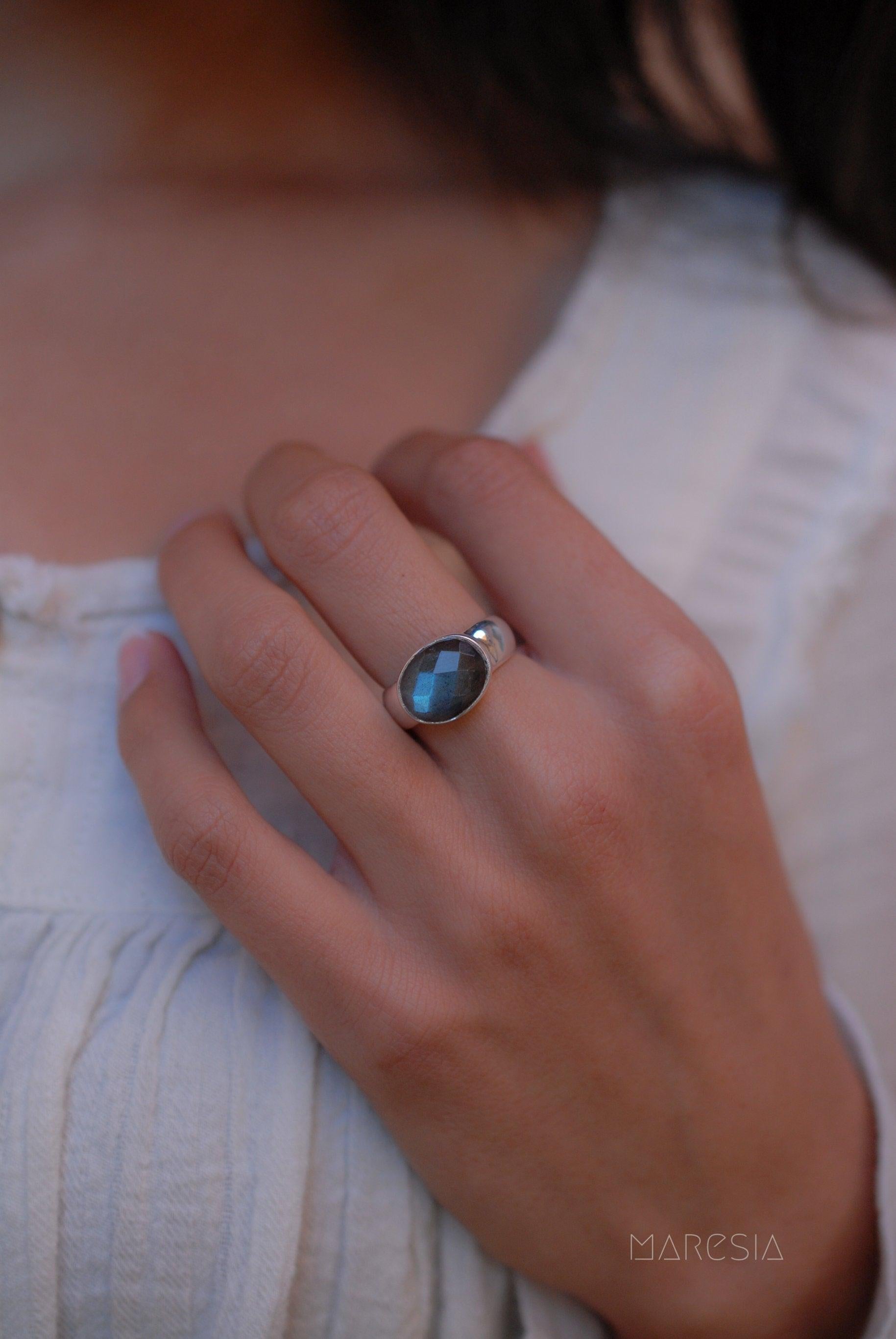 Rainbow Labradorite Ring ~ Sterling Silver 925 ~MR015 - Maresia Jewelry