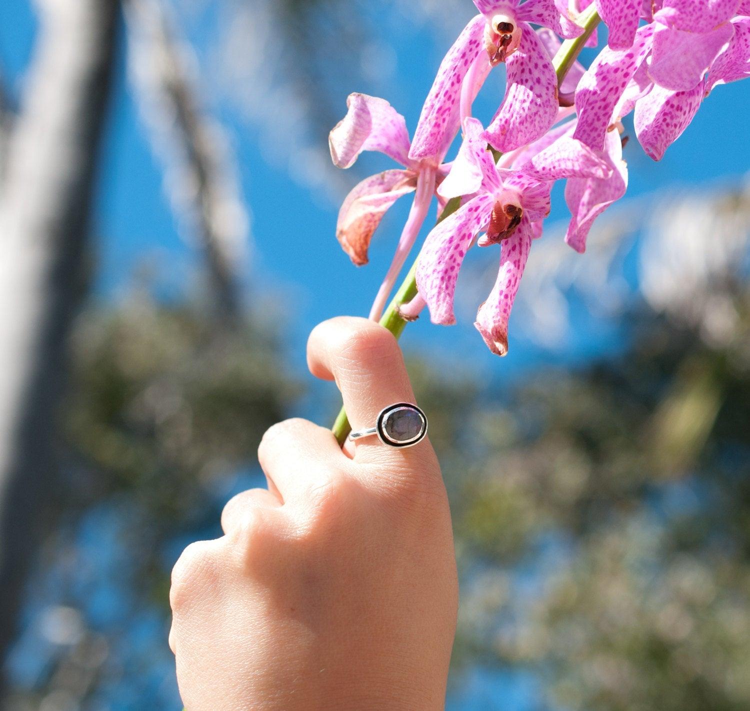 Rainbow Labradorite Ring ~ Sterling Silver 925 ~ MR090 - Maresia Jewelry