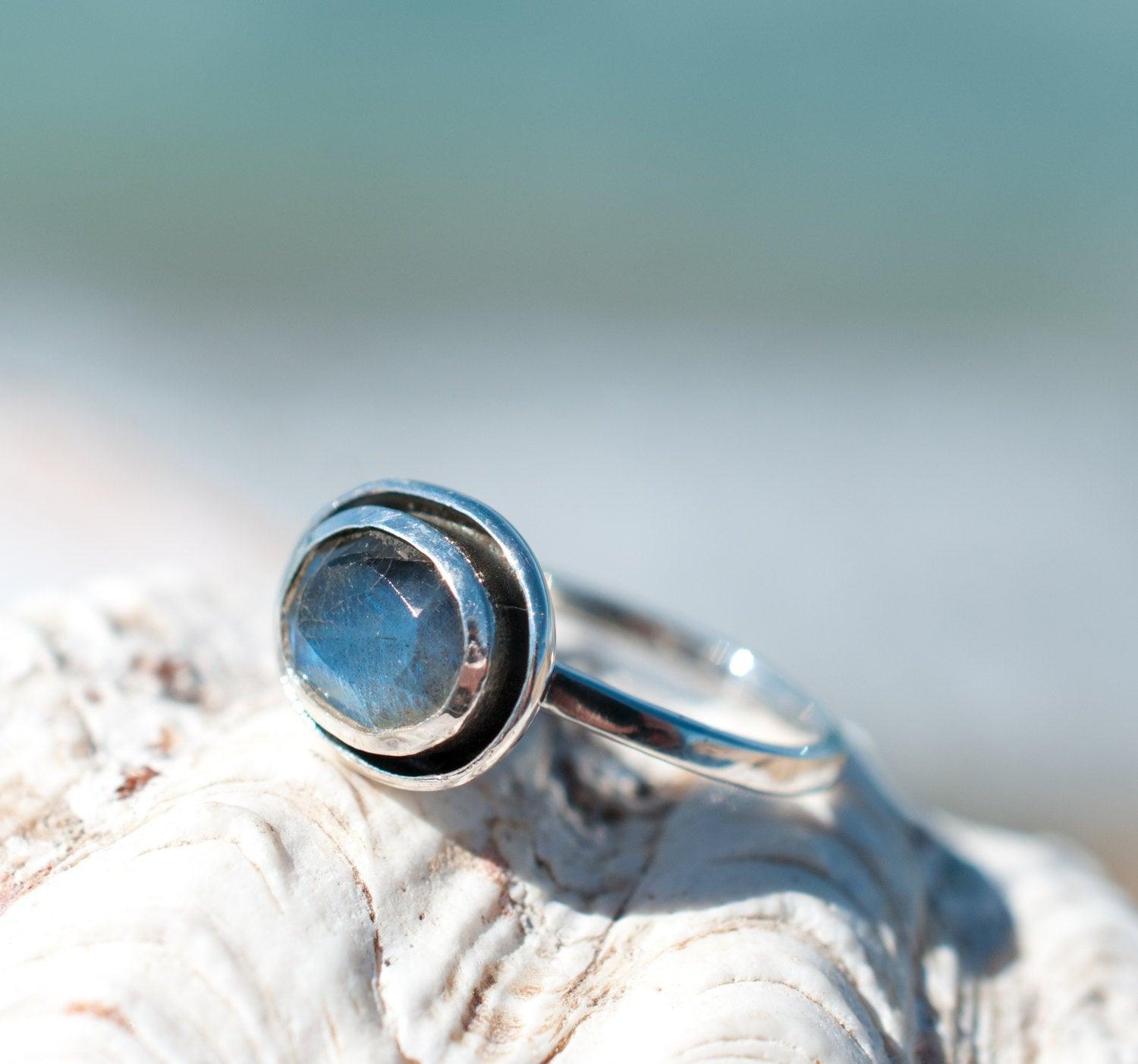 Rainbow Labradorite Ring ~ Sterling Silver 925 ~ MR090 - Maresia Jewelry