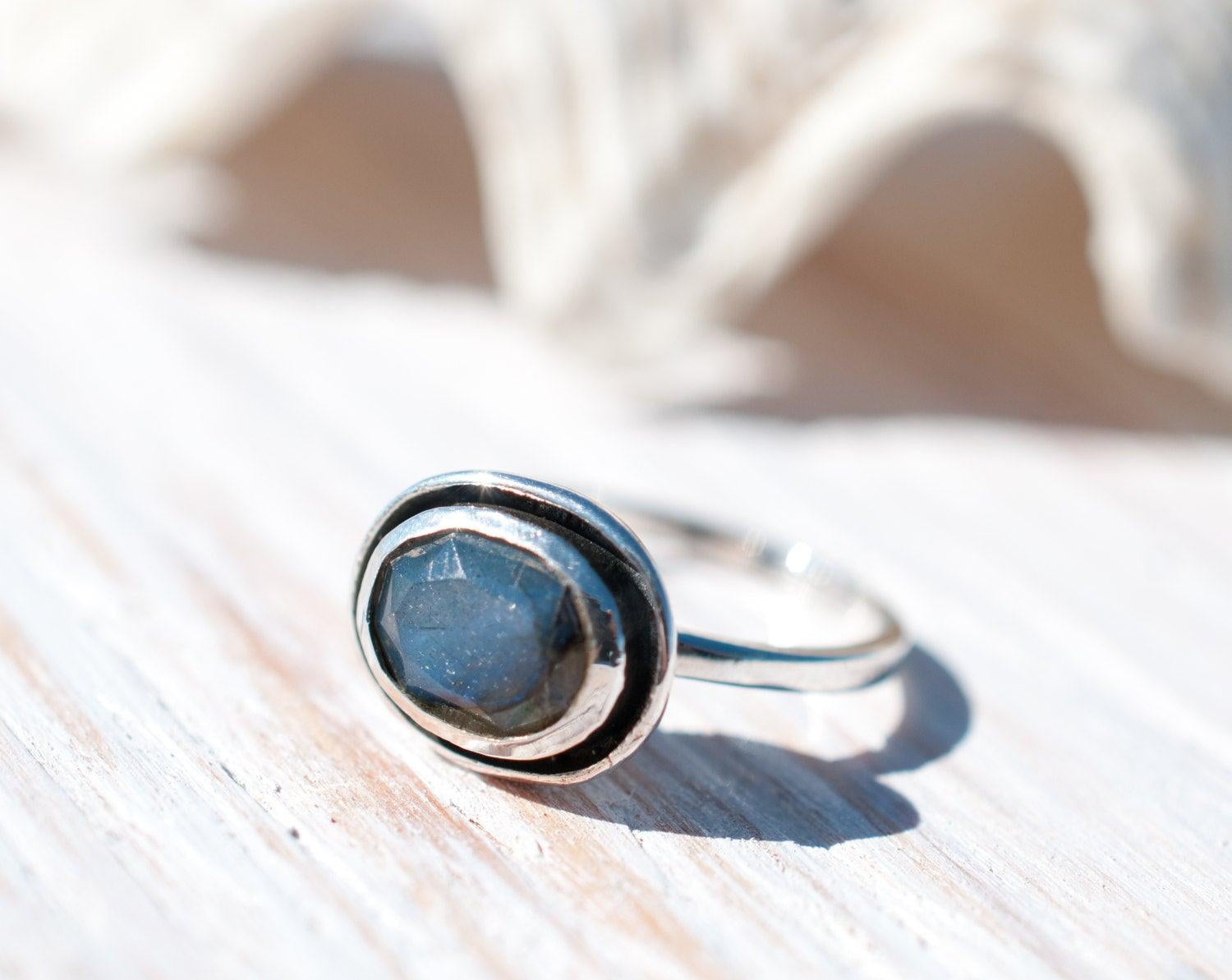 Rainbow Labradorite Ring ~ Sterling Silver 925 ~ MR090 - Maresia Jewelry