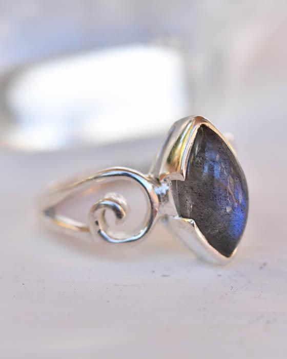 Rainbow Labradorite Ring ~Sterling Silver 925 ~ SMR165 - Maresia Jewelry