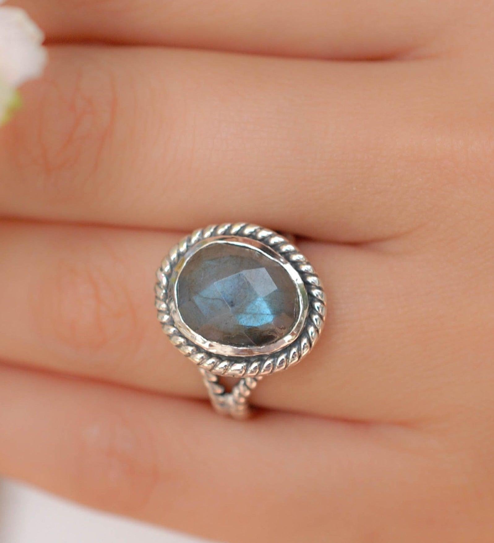 Rainbow Labradorite Round Ring ~ Sterling Silver 925 ~ MR132 - Maresia Jewelry
