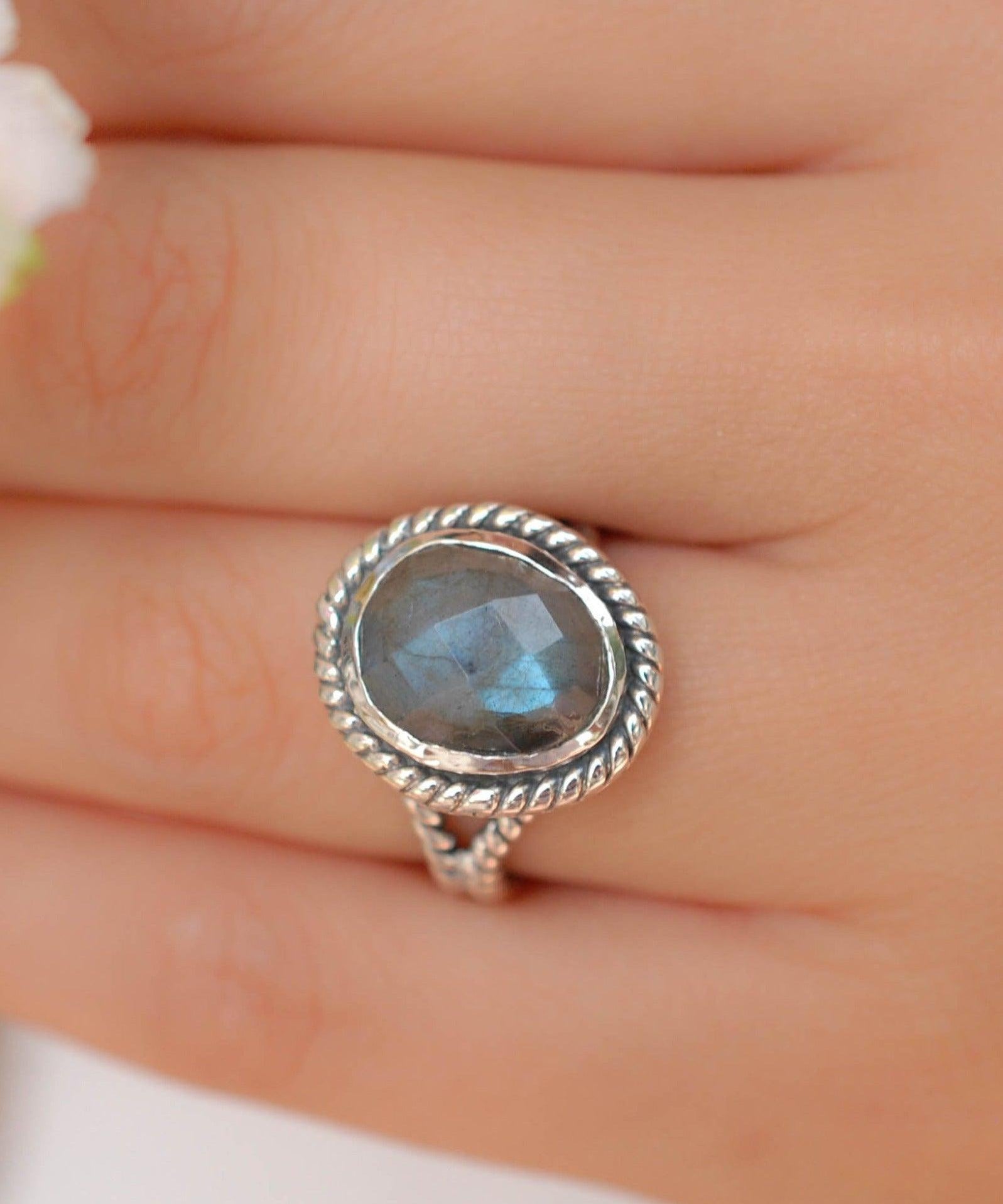 Rainbow Labradorite Round Ring ~ Sterling Silver 925 ~ MR132 - Maresia Jewelry