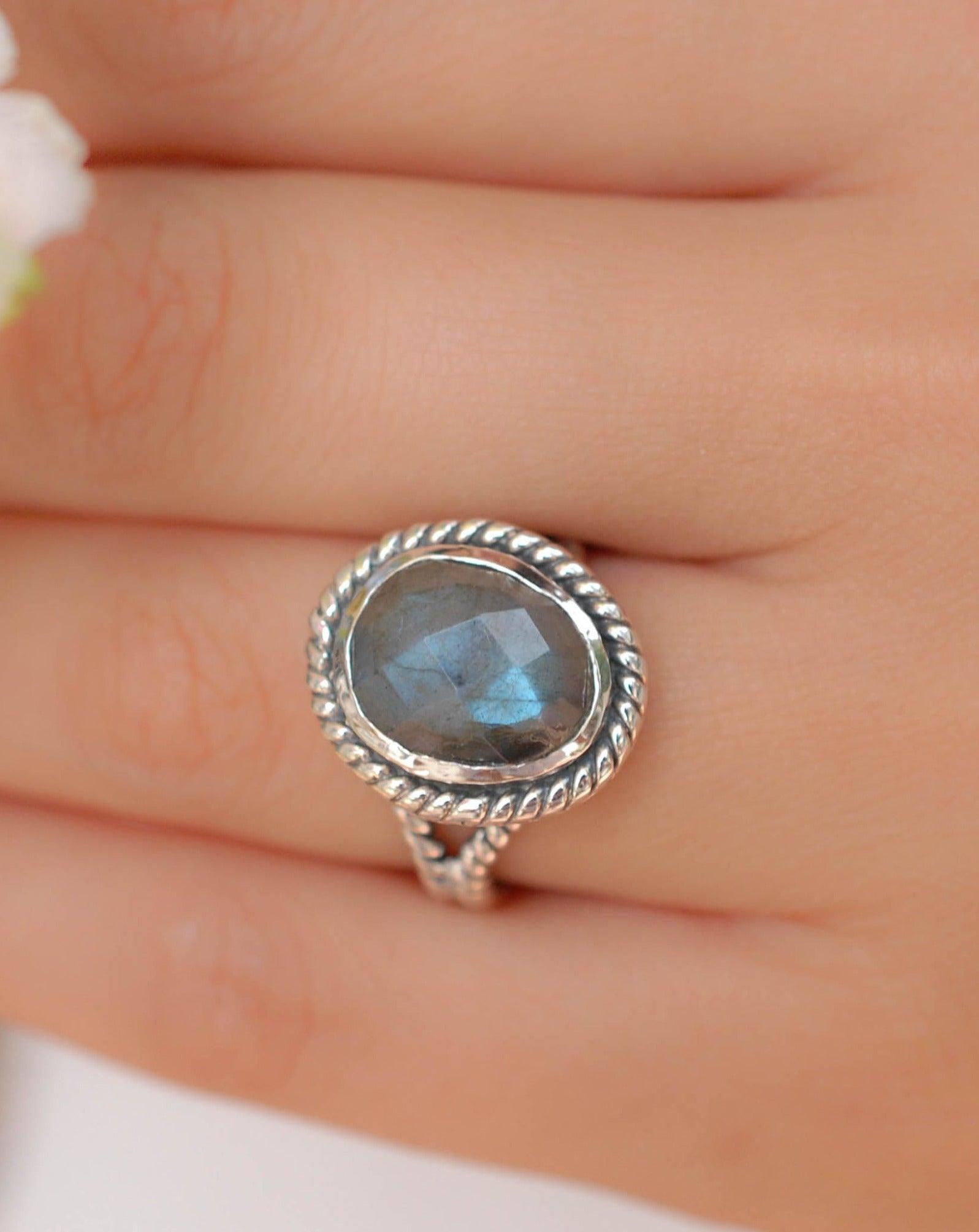 Rainbow Labradorite Round Ring ~ Sterling Silver 925 ~ MR132 - Maresia Jewelry