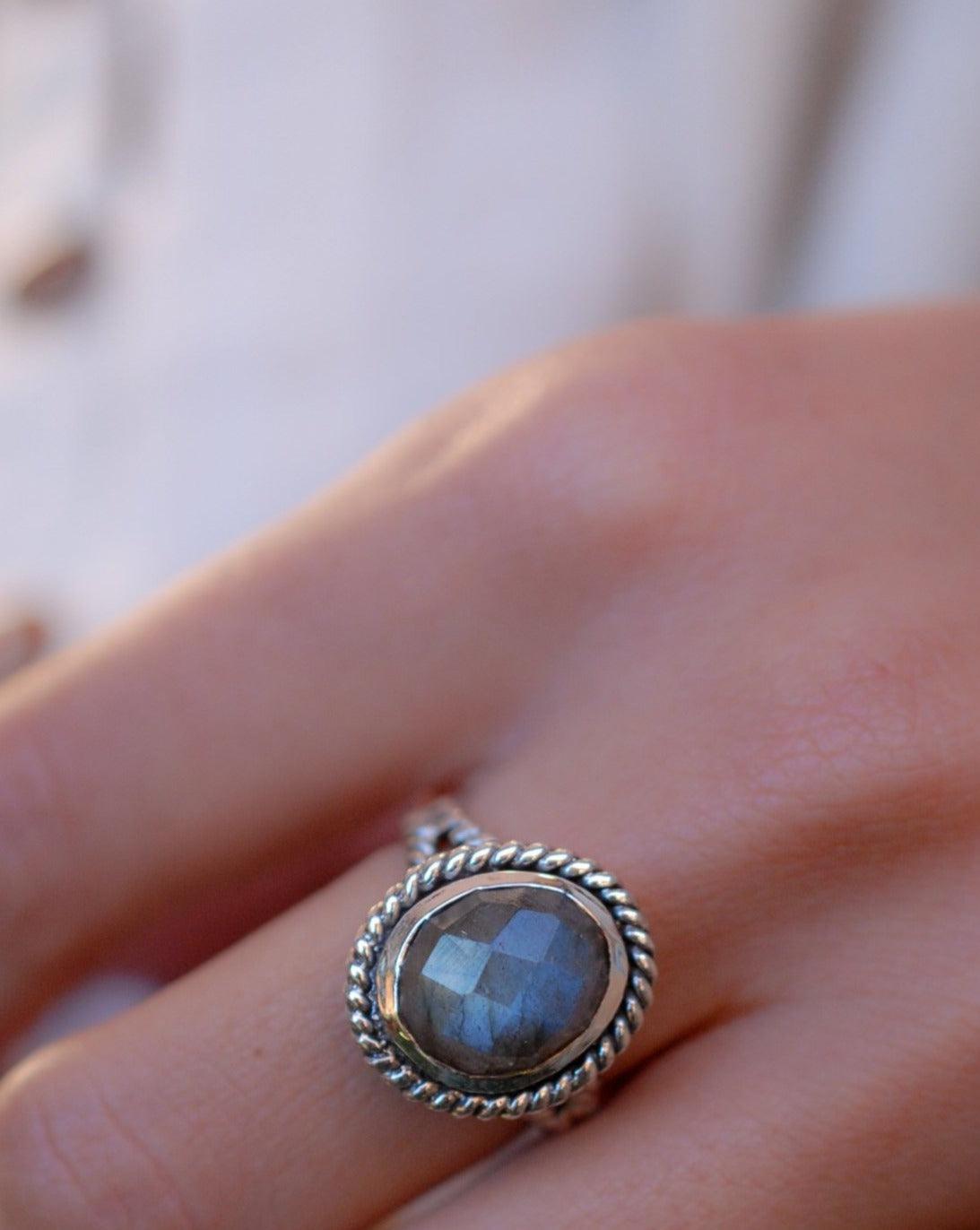 Rainbow Labradorite Round Ring ~ Sterling Silver 925 ~ MR132 - Maresia Jewelry