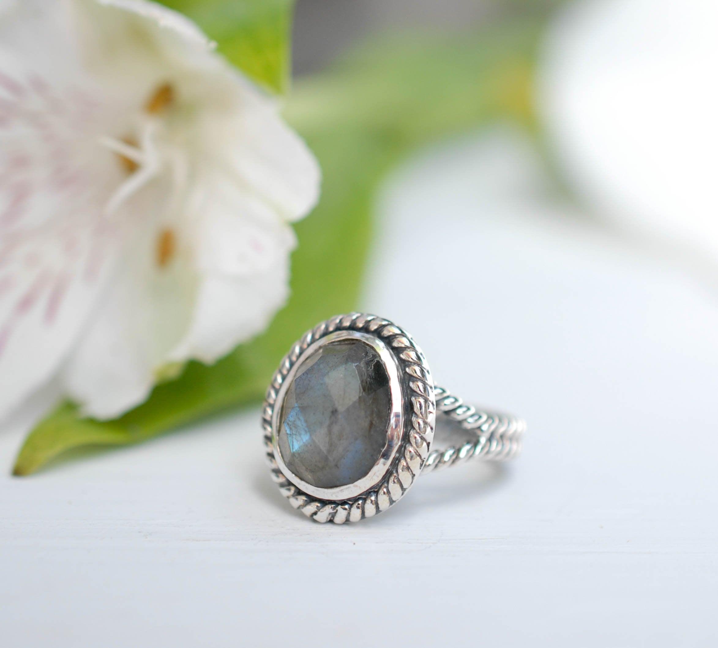 Rainbow Labradorite Round Ring ~ Sterling Silver 925 ~ MR132 - Maresia Jewelry