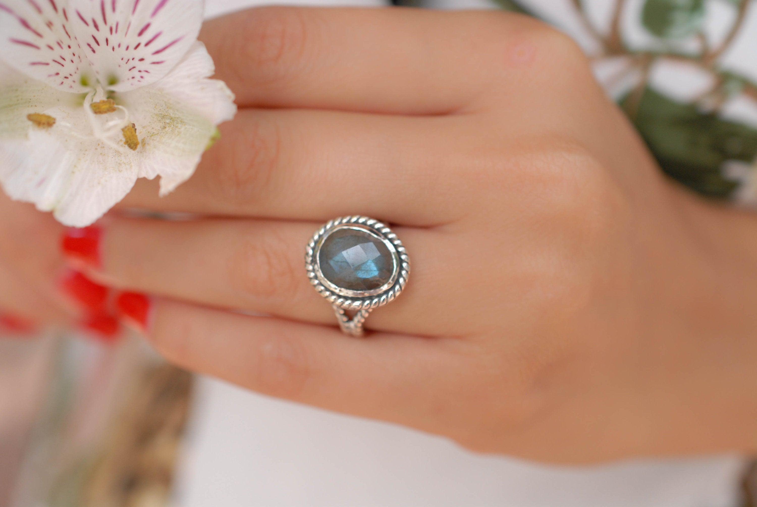 Rainbow Labradorite Round Ring ~ Sterling Silver 925 ~ MR132 - Maresia Jewelry