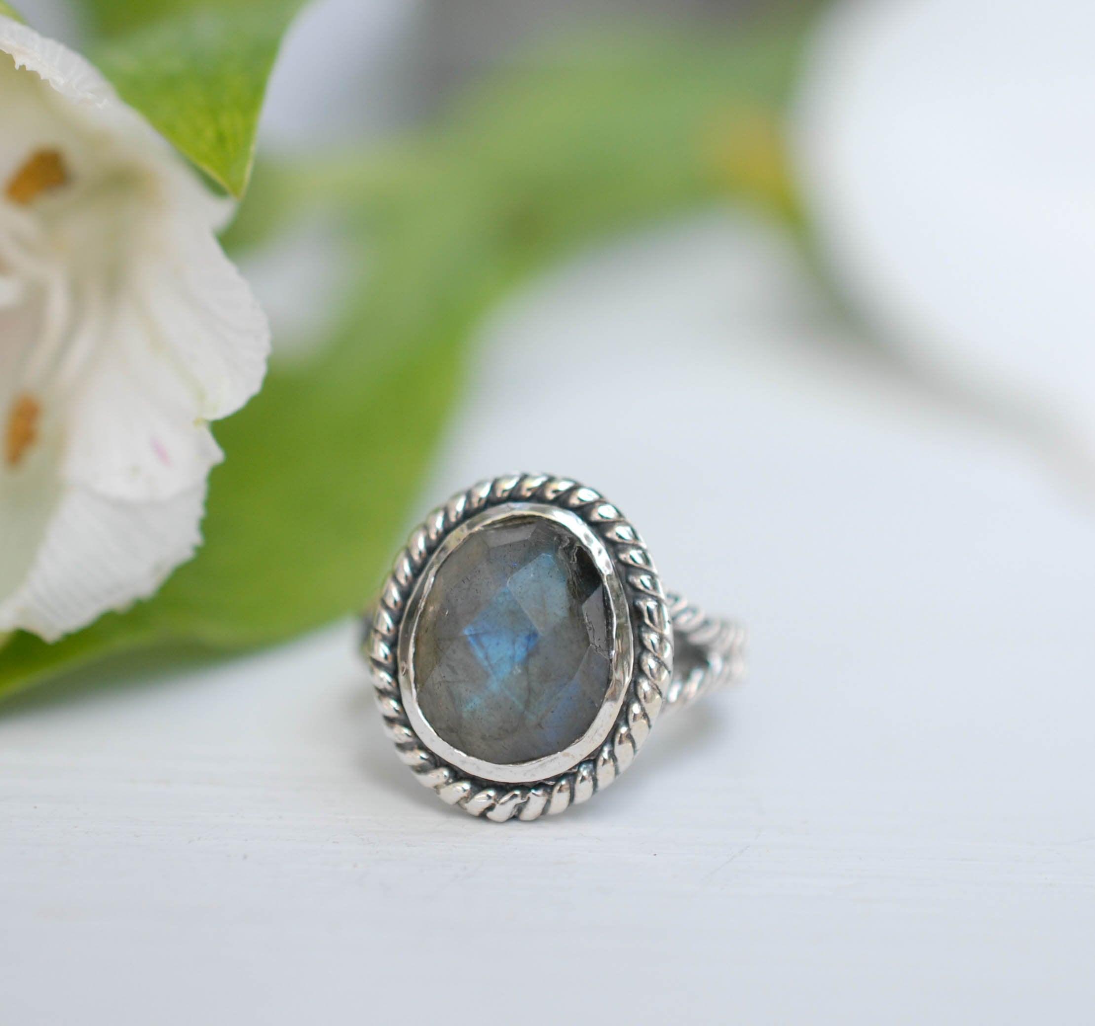 Rainbow Labradorite Round Ring ~ Sterling Silver 925 ~ MR132 - Maresia Jewelry