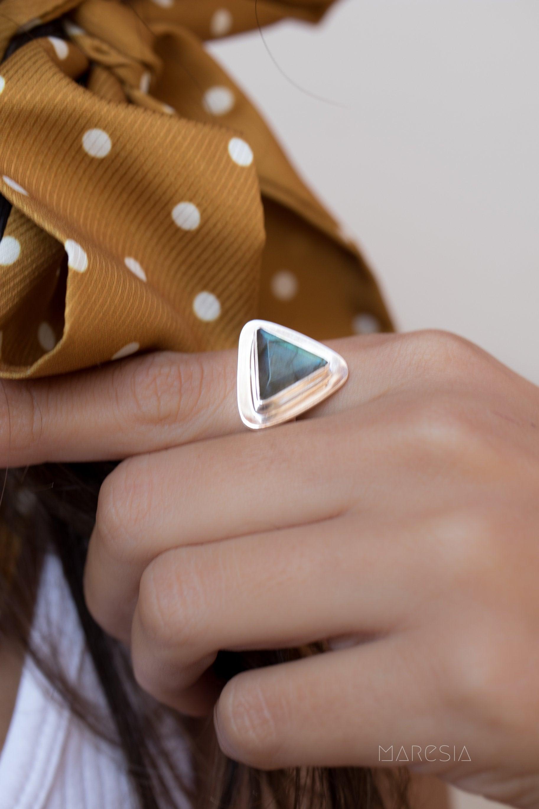 Rainbow Labradorite Triangle Ring Large ~ Sterling Silver 925 ~ MR115 - Maresia Jewelry