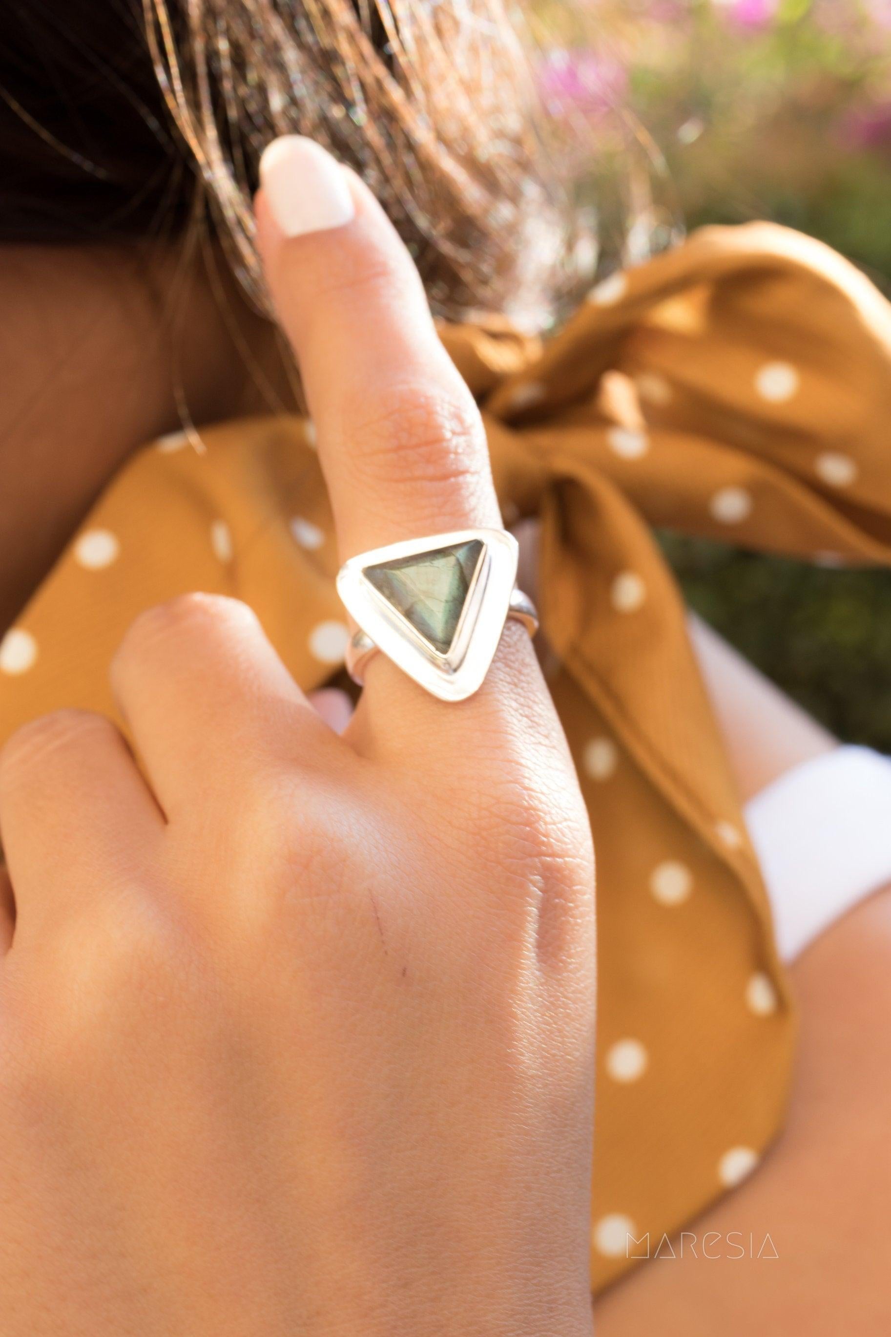 Rainbow Labradorite Triangle Ring Large ~ Sterling Silver 925 ~ MR115 - Maresia Jewelry