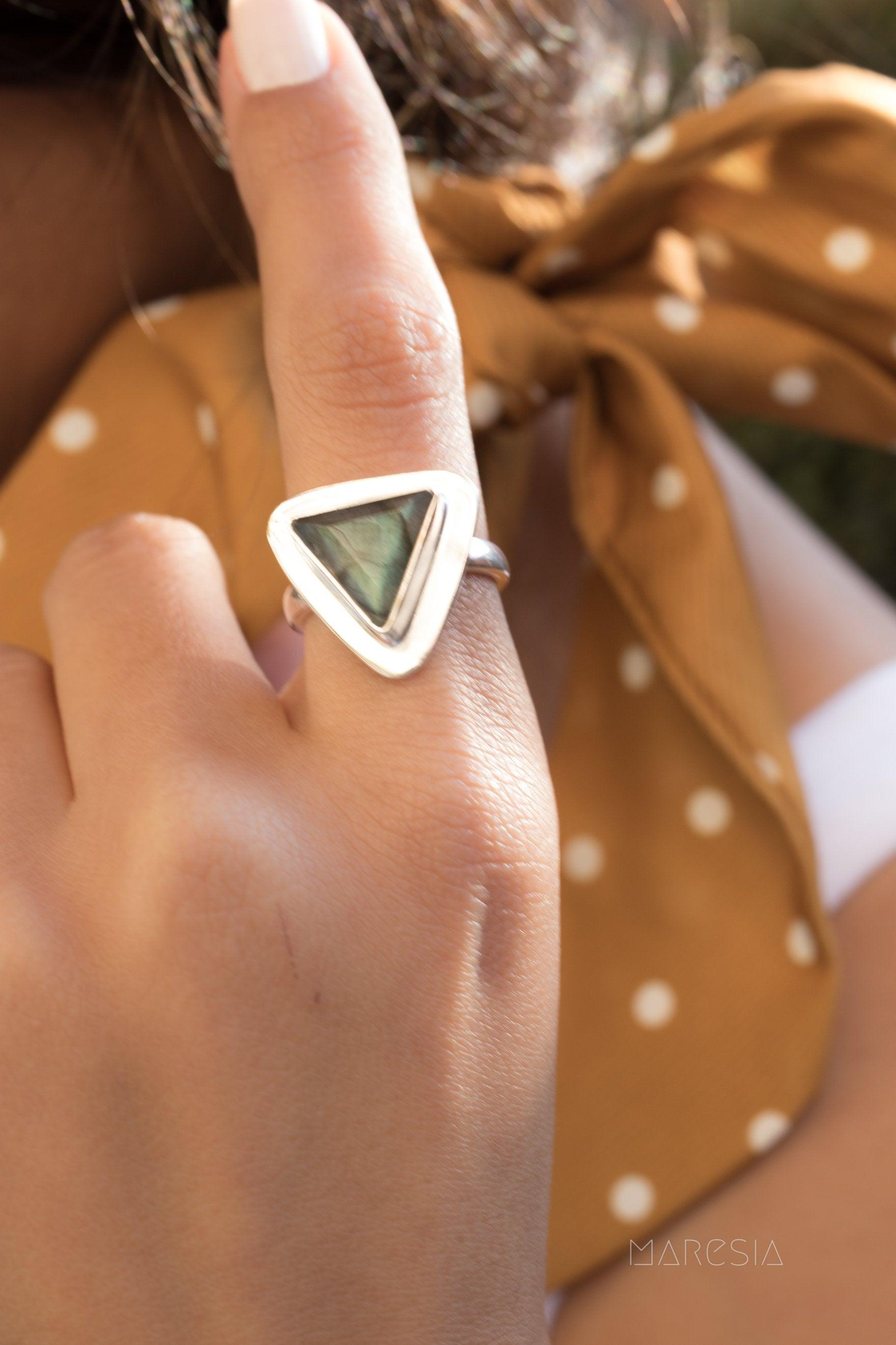 Rainbow Labradorite Triangle Ring Large ~ Sterling Silver 925 ~ MR115 - Maresia Jewelry