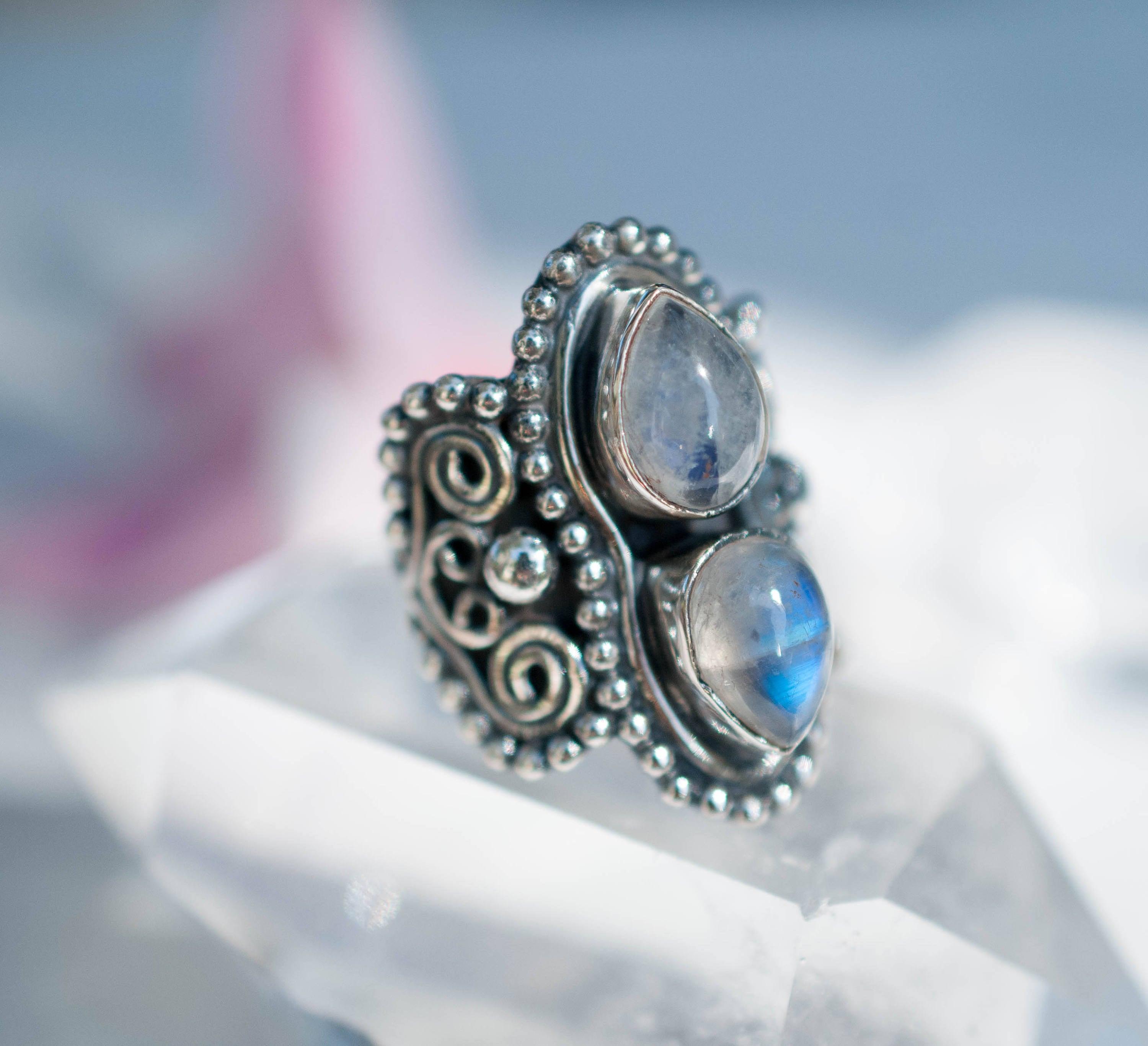 Rainbow Moonstone Ring ~ Sterling Silver 925 ~MR056 - Maresia Jewelry