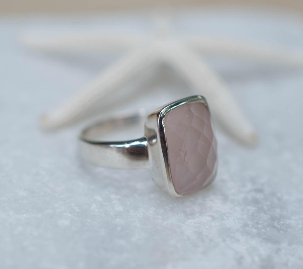 1 Piece Rose Quartz Chalcedony Smooth Polished Rectangle Shaped hot Single Gemstone Made Ring/Rose Quartz Ring/Rectangle Rose Ring/Wedding Ring.